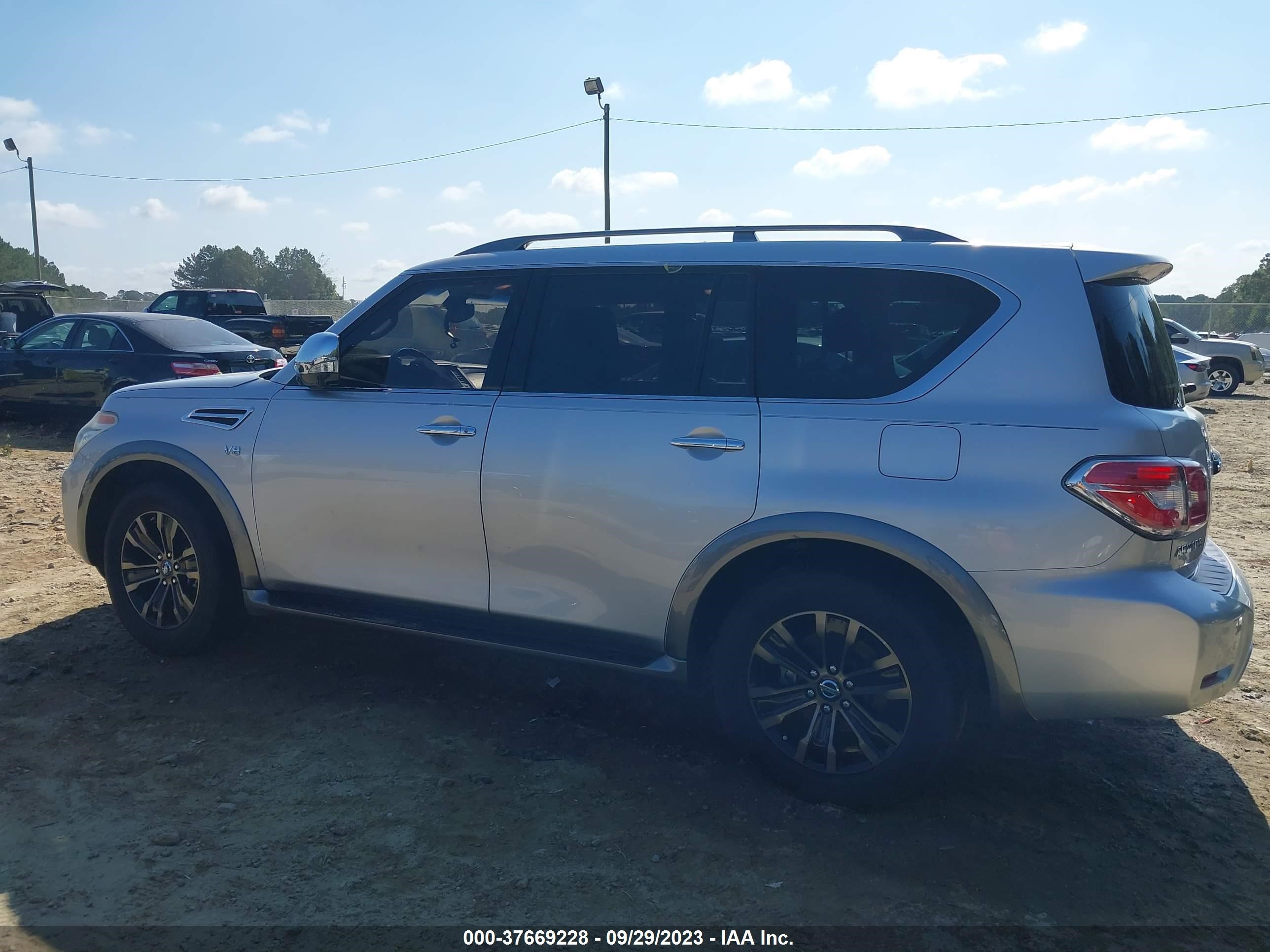 Photo 13 VIN: JN8AY2ND7H9000710 - NISSAN ARMADA 