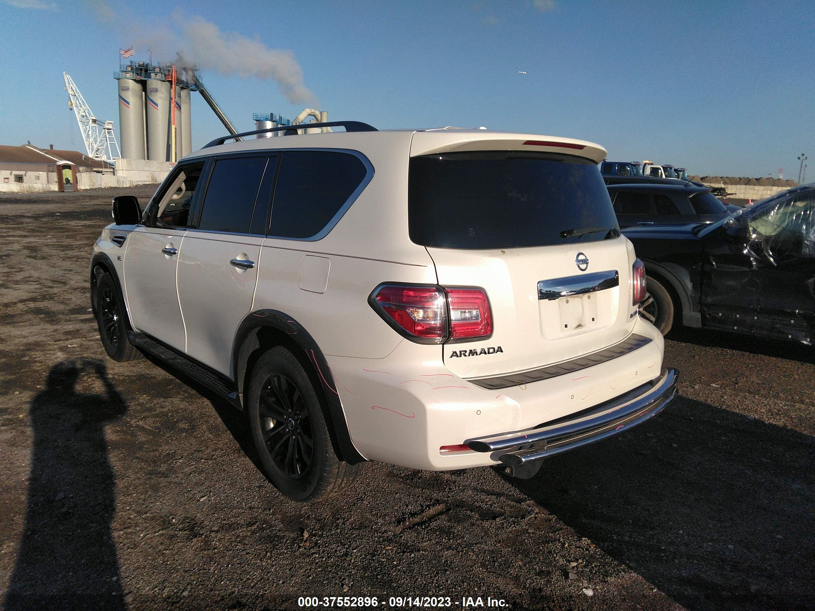 Photo 2 VIN: JN8AY2NEXH9700858 - NISSAN ARMADA 