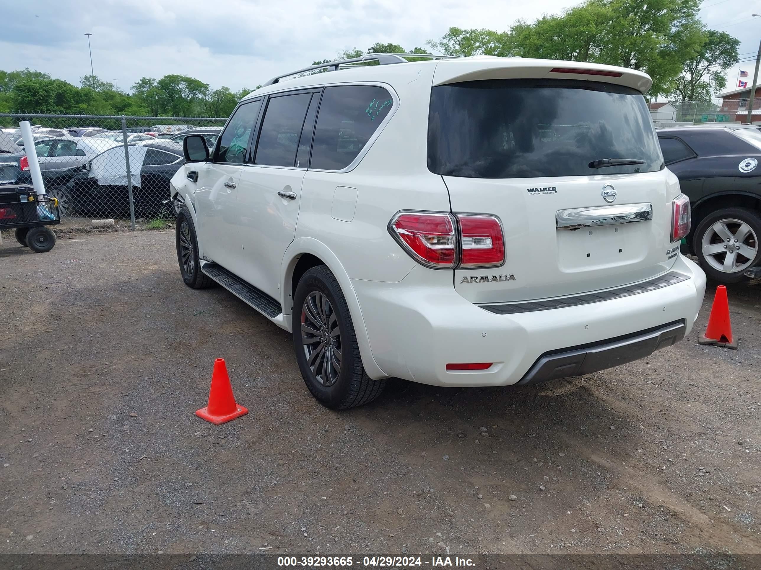 Photo 2 VIN: JN8AY2NF3K9352885 - NISSAN ARMADA 