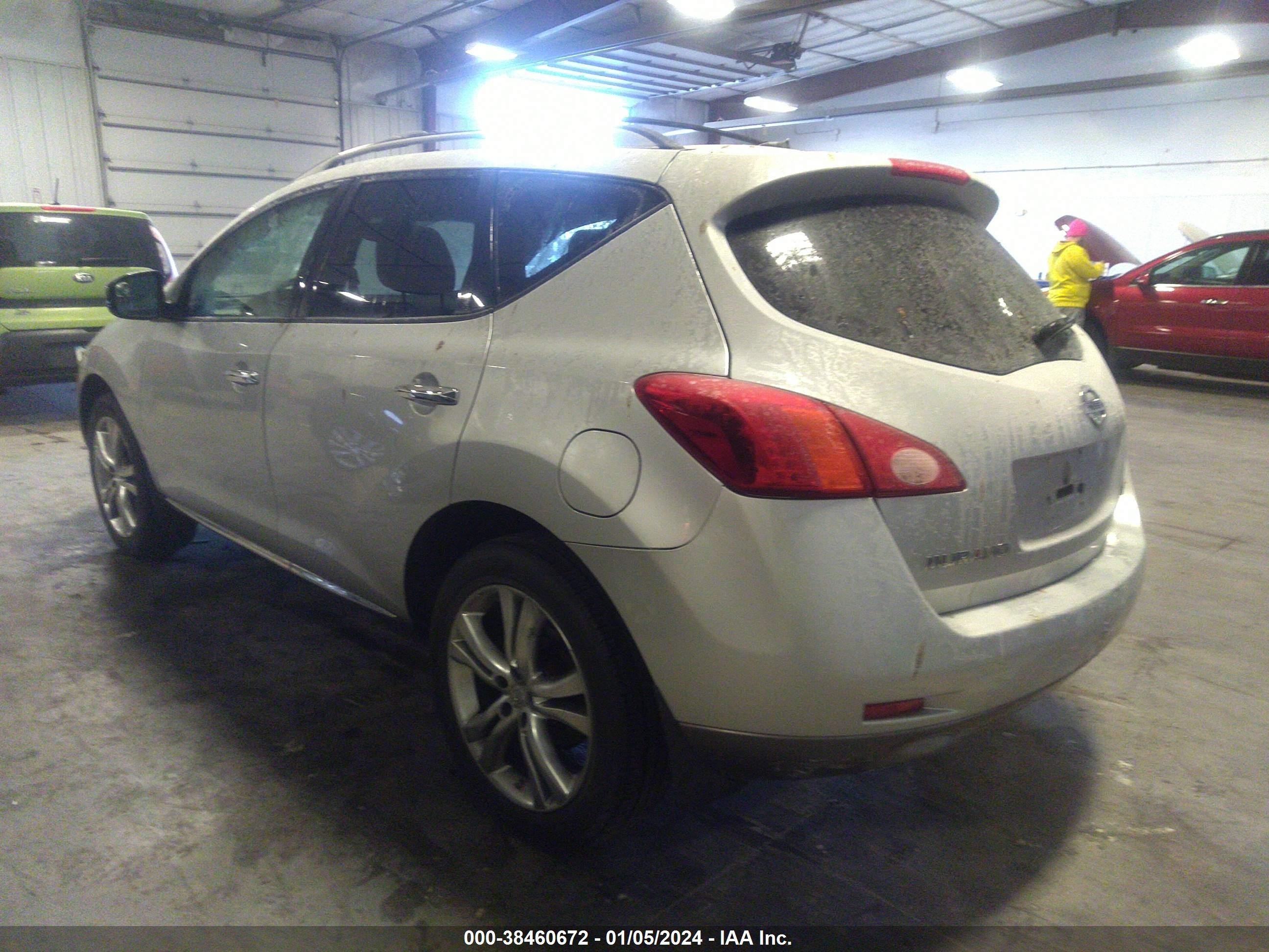 Photo 2 VIN: JN8AZ18WX9W124543 - NISSAN MURANO 