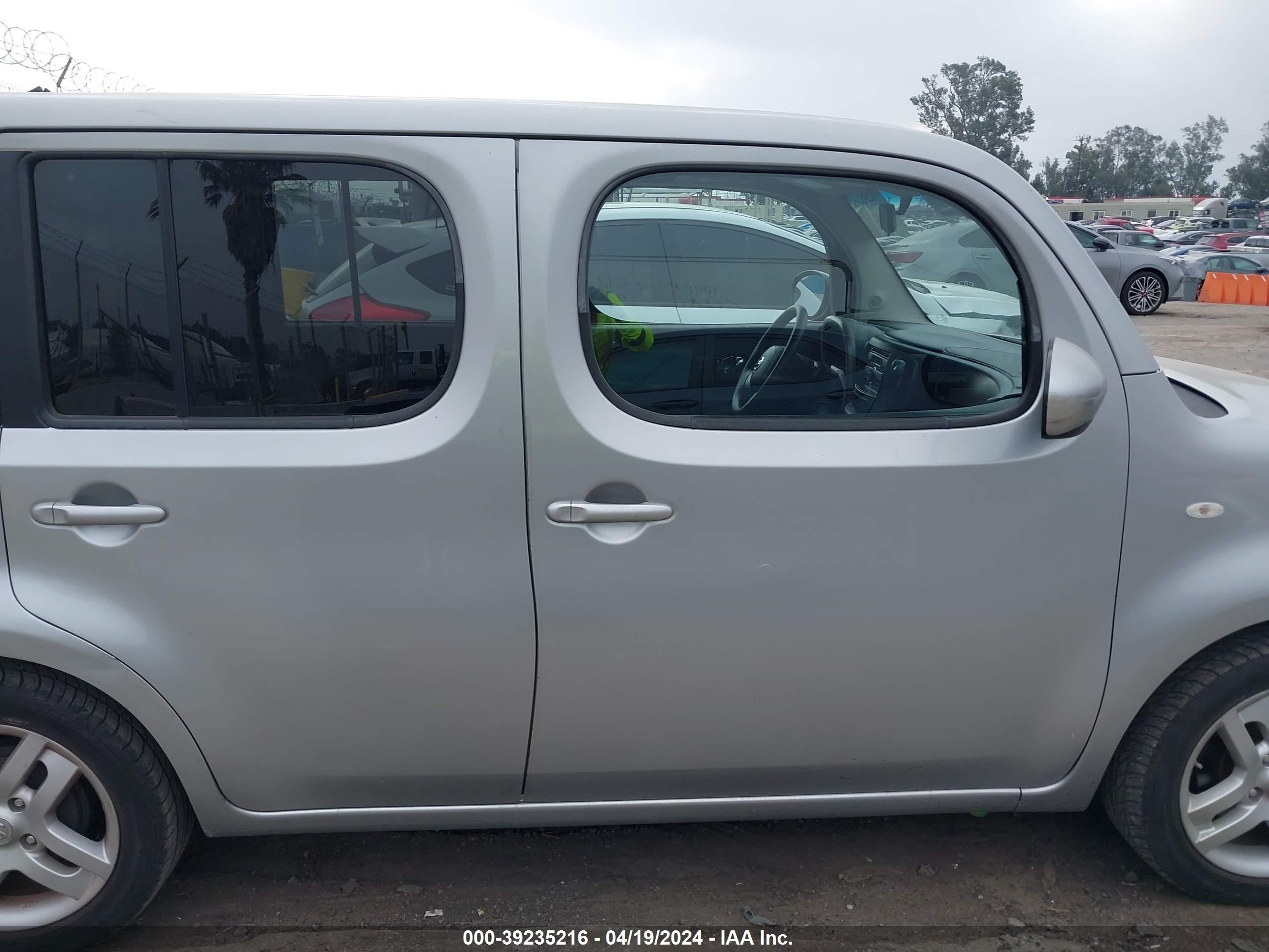 Photo 12 VIN: JN8AZ28R99T109372 - NISSAN CUBE 