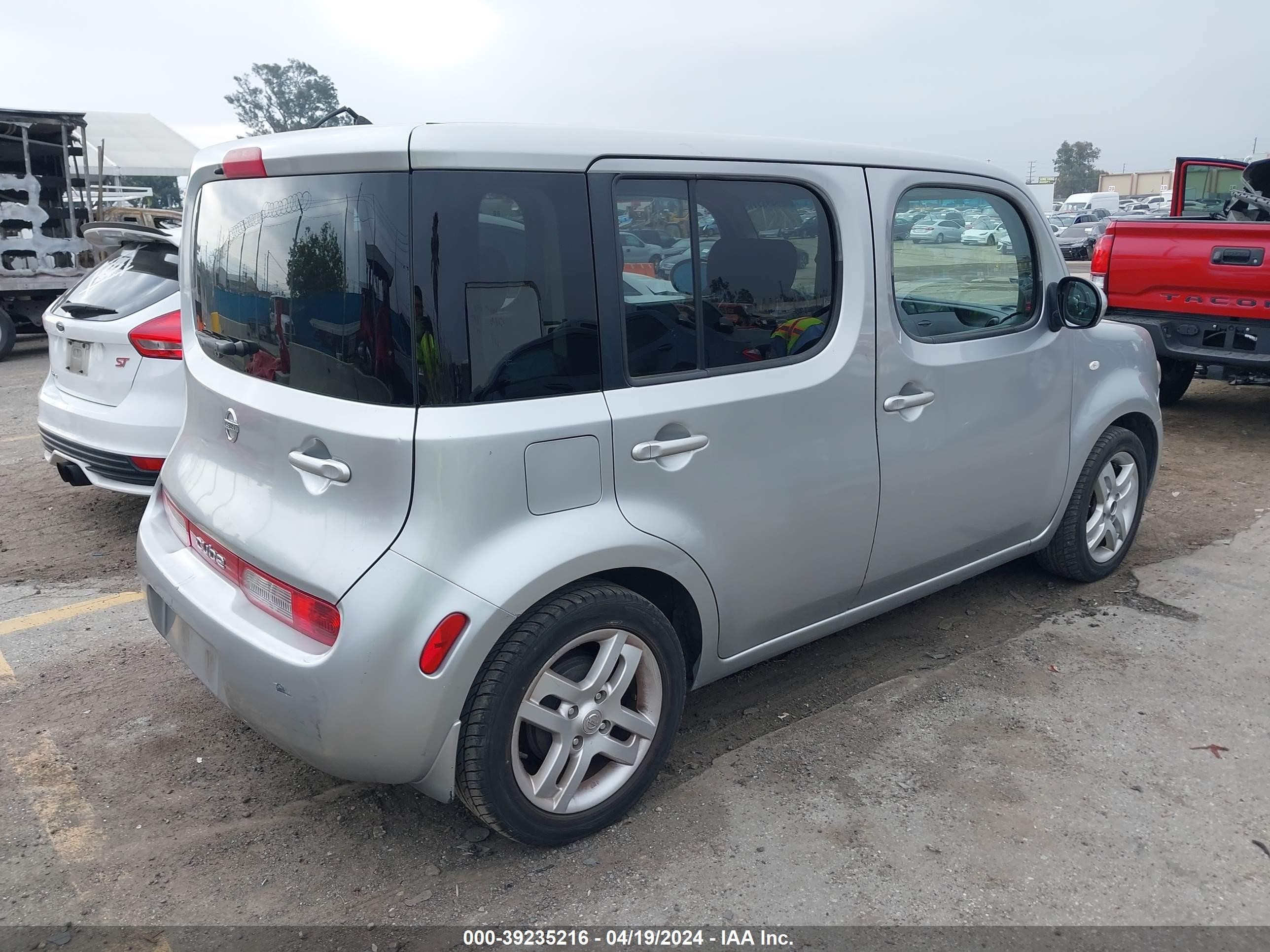 Photo 3 VIN: JN8AZ28R99T109372 - NISSAN CUBE 