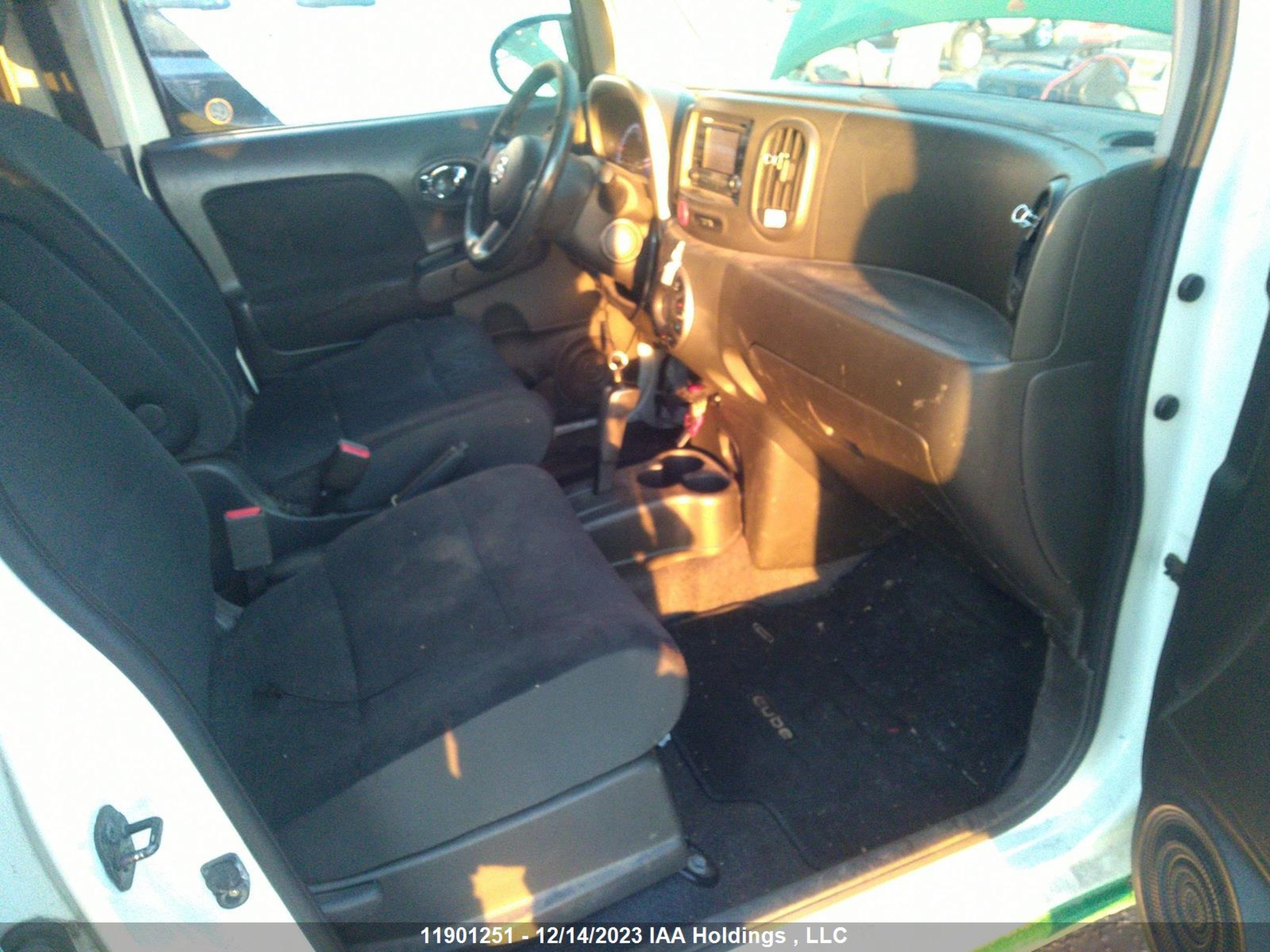 Photo 4 VIN: JN8AZ2KR0AT165701 - NISSAN CUBE 