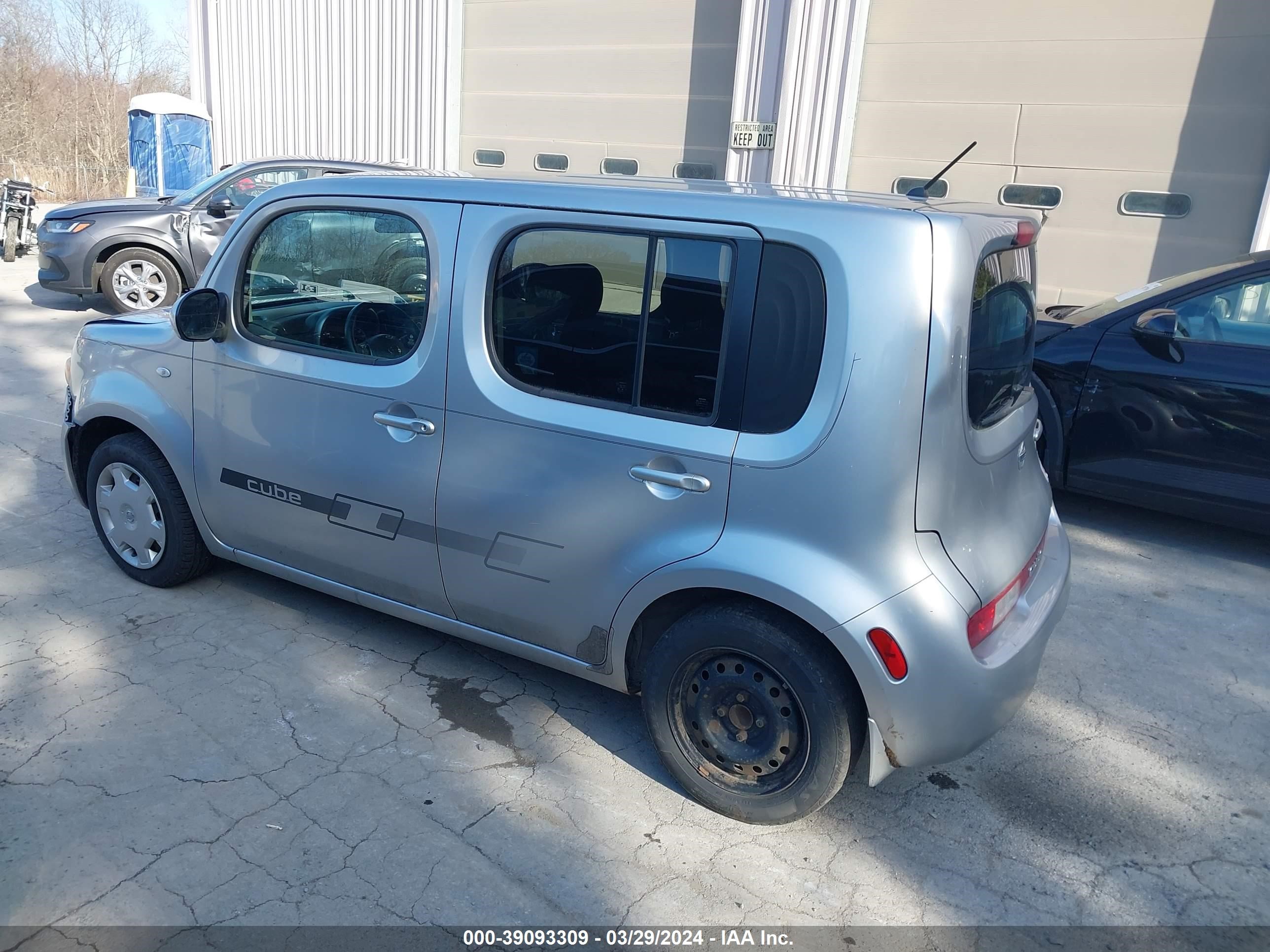 Photo 2 VIN: JN8AZ2KR2BT204015 - NISSAN CUBE 