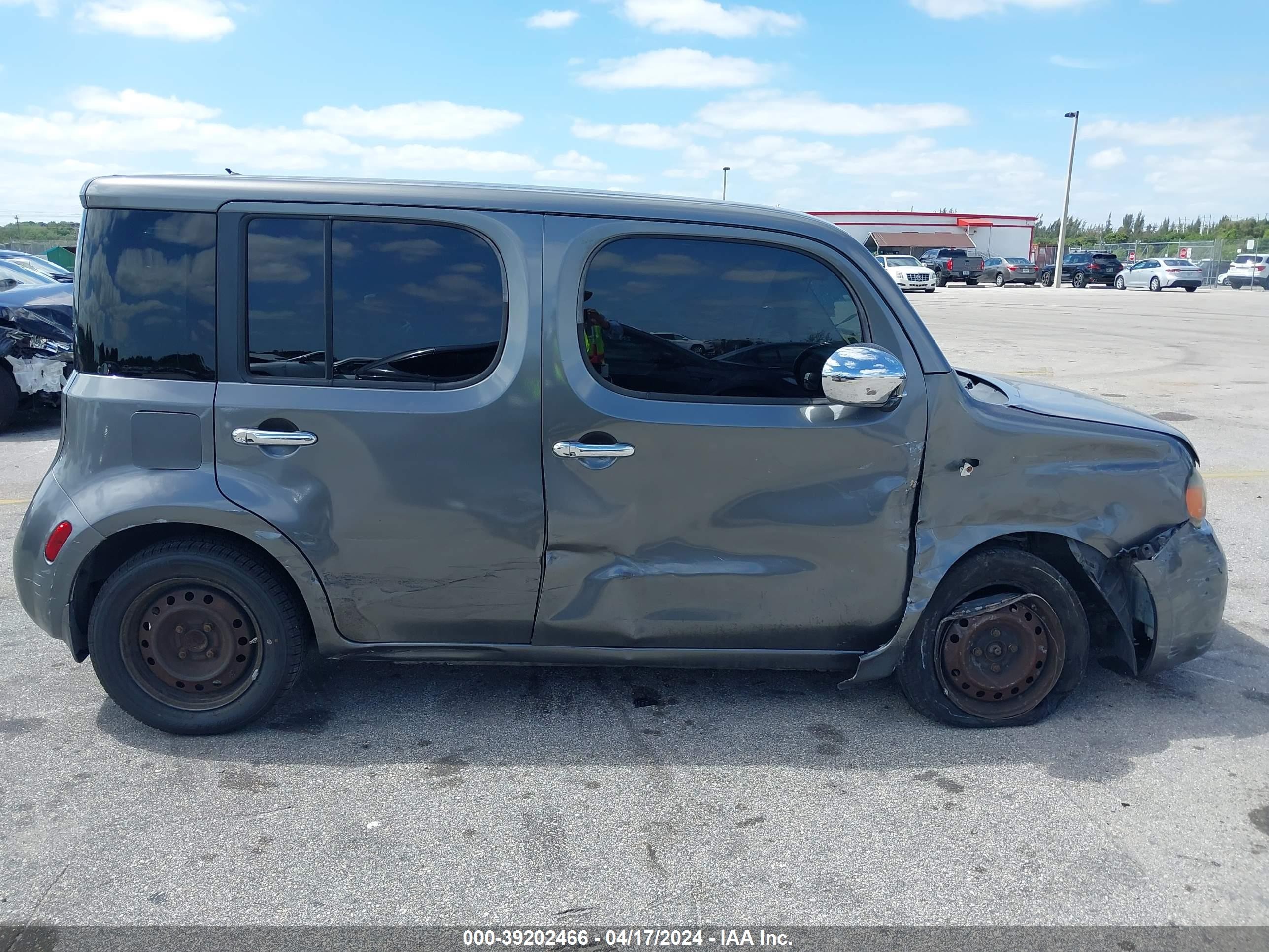 Photo 12 VIN: JN8AZ2KR2CT253863 - NISSAN CUBE 