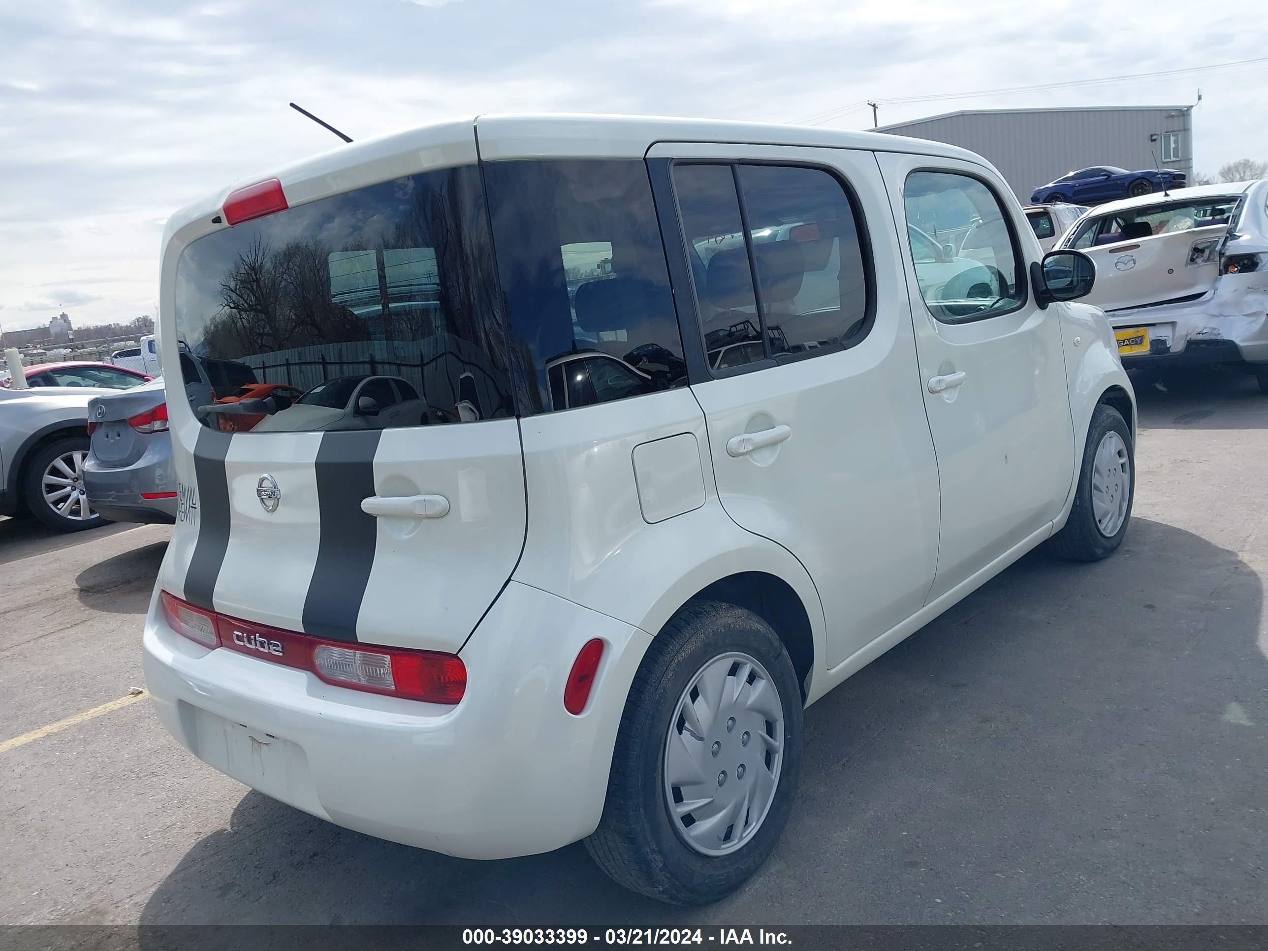 Photo 3 VIN: JN8AZ2KR3AT157477 - NISSAN CUBE 