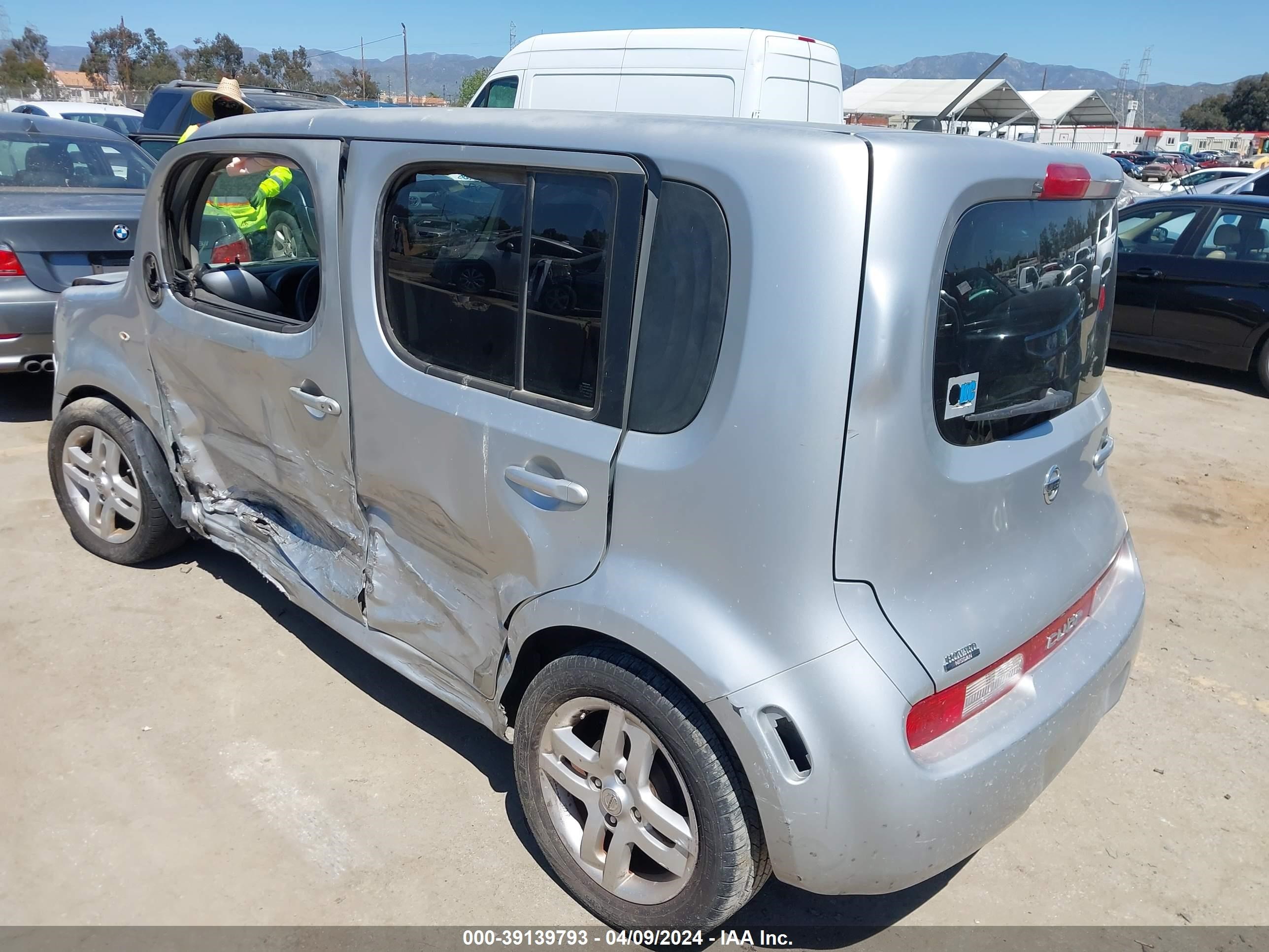 Photo 2 VIN: JN8AZ2KR5CT253789 - NISSAN CUBE 