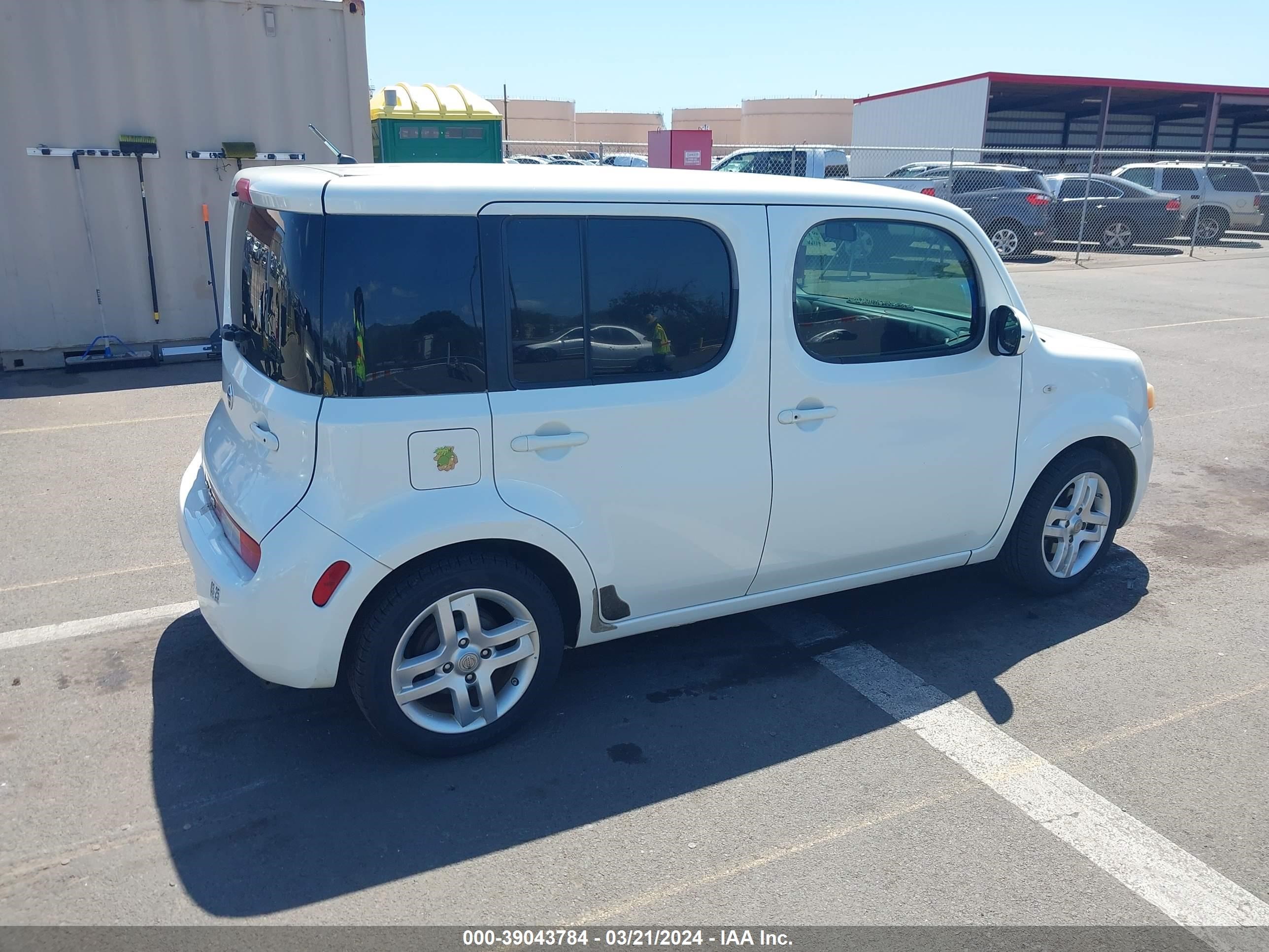 Photo 3 VIN: JN8AZ2KR6CT255714 - NISSAN CUBE 