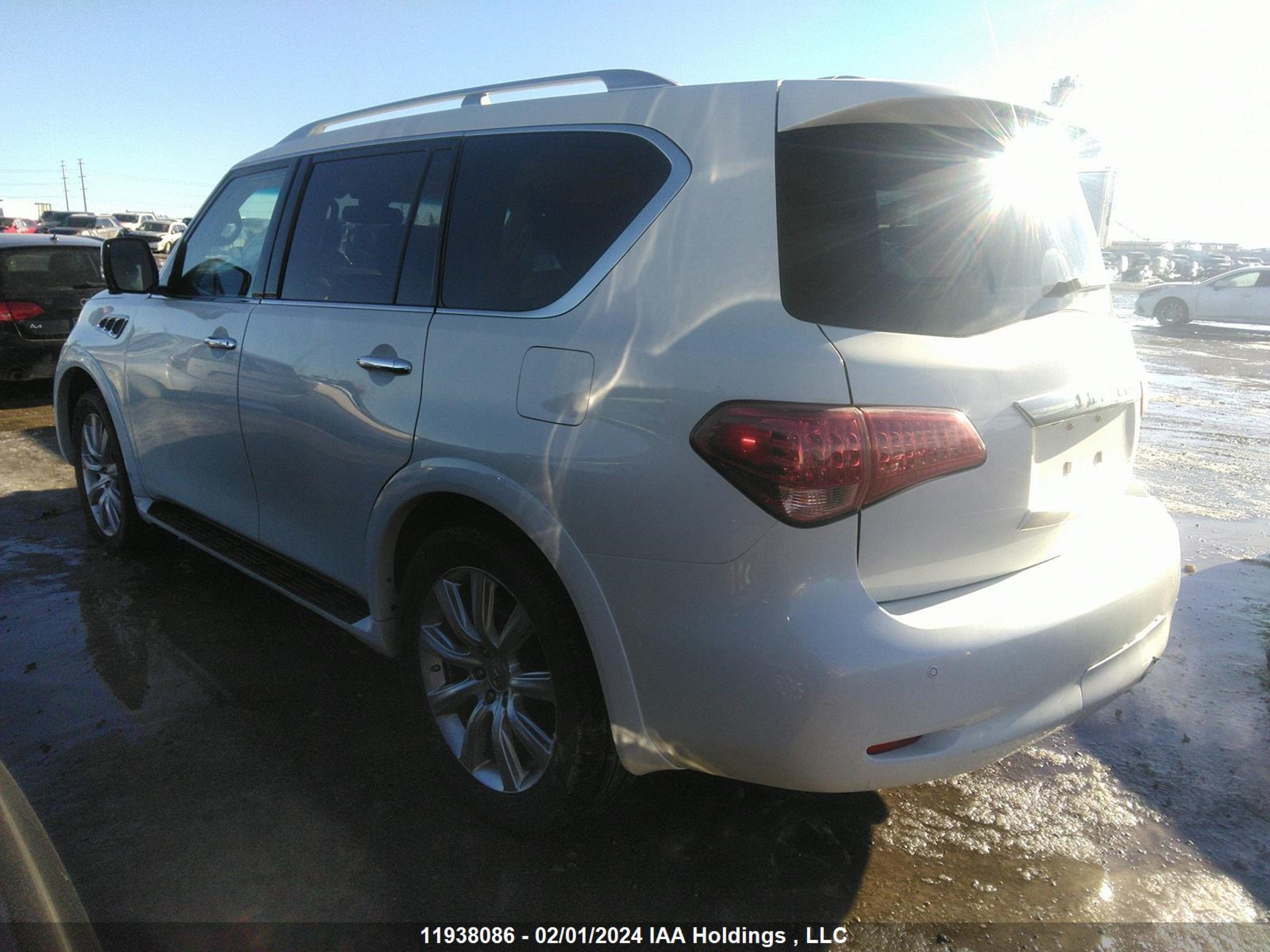 Photo 2 VIN: JN8AZ2NE0B9004840 - INFINITI QX56 