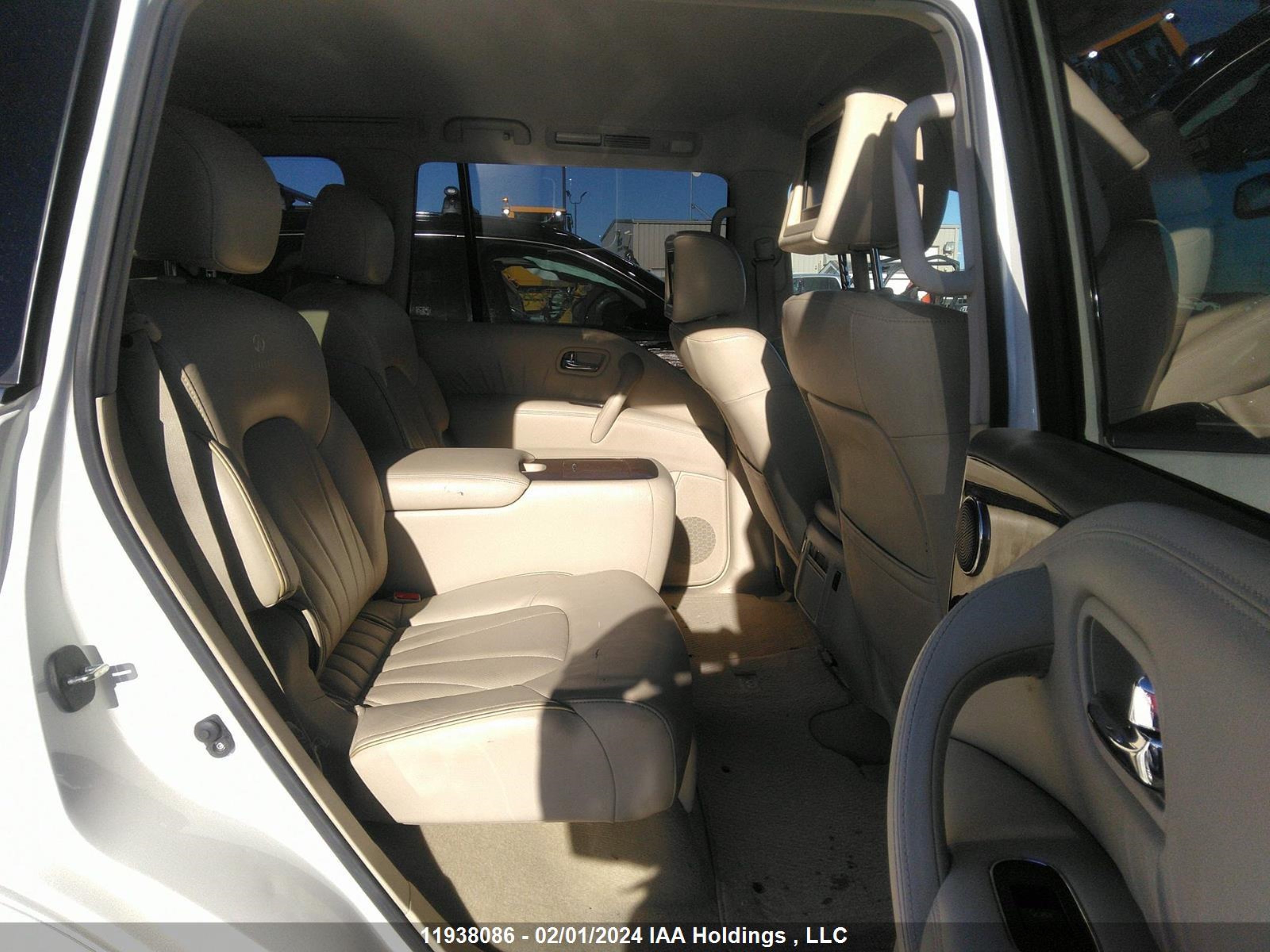 Photo 7 VIN: JN8AZ2NE0B9004840 - INFINITI QX56 