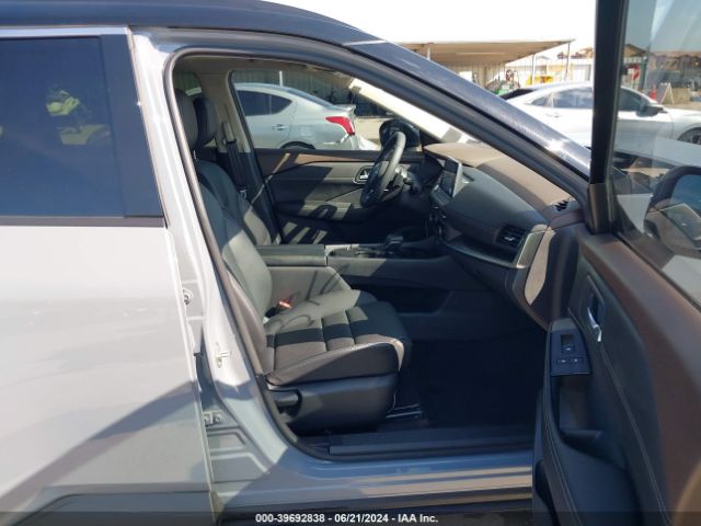 Photo 4 VIN: JN8BT3BA3PW012341 - NISSAN ROGUE 