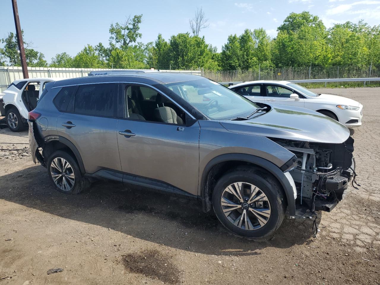 Photo 3 VIN: JN8BT3BA3PW411153 - NISSAN ROGUE 