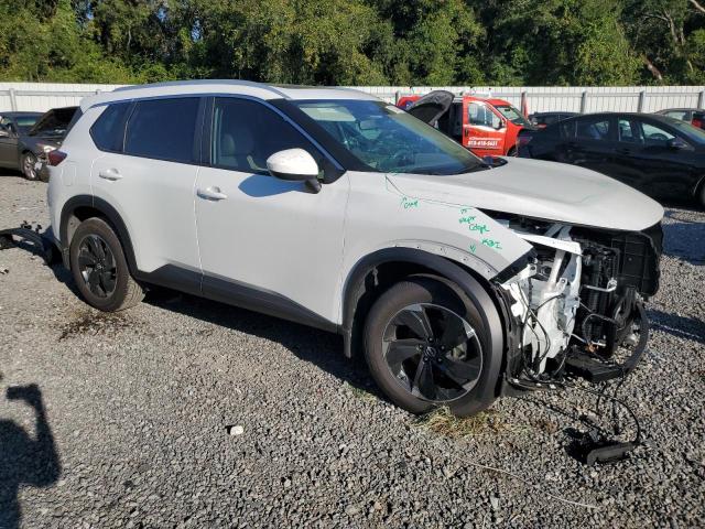 Photo 3 VIN: JN8BT3BA7RW353020 - NISSAN ROGUE SV 