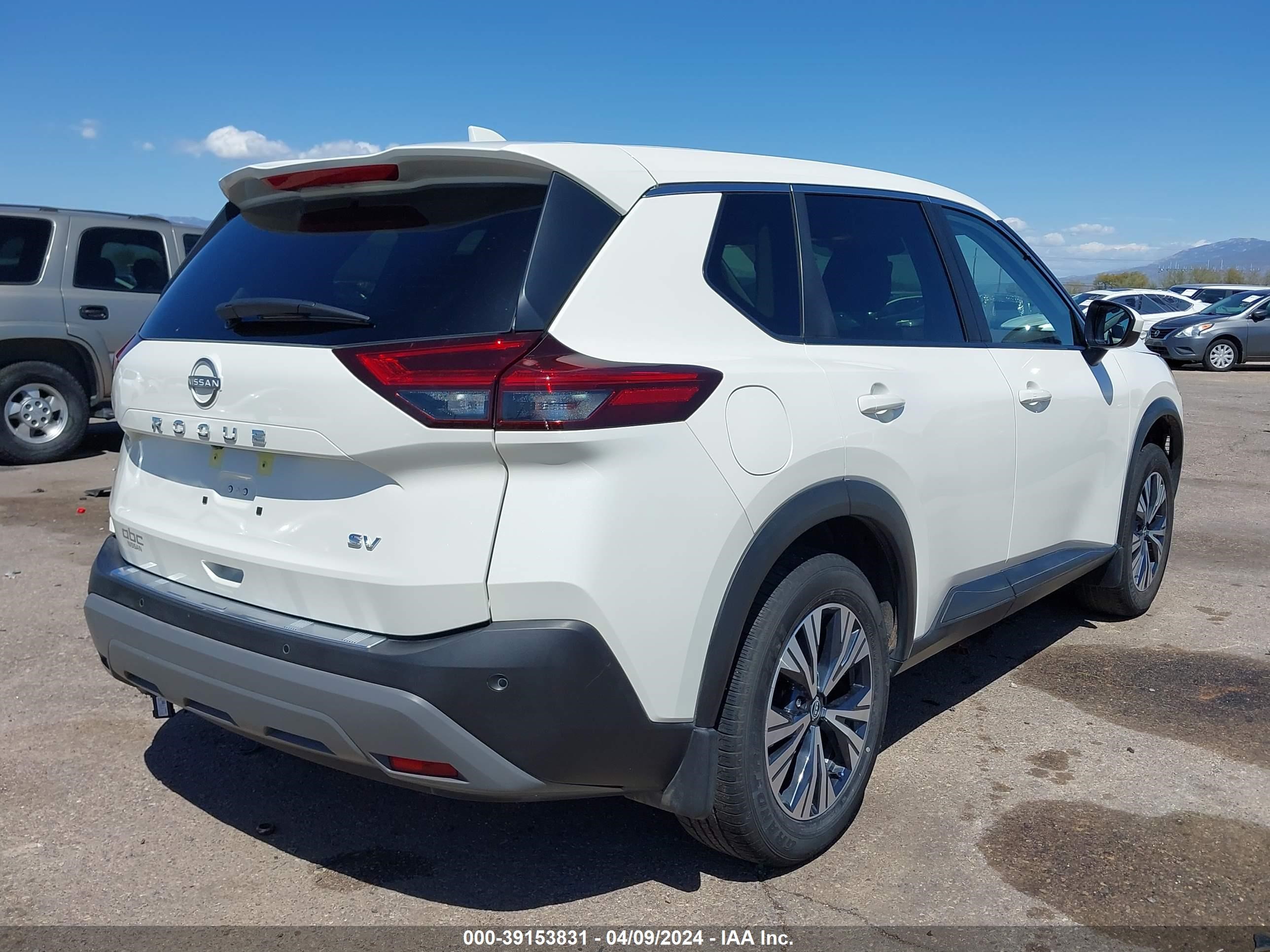 Photo 3 VIN: JN8BT3BA9PW431424 - NISSAN ROGUE 