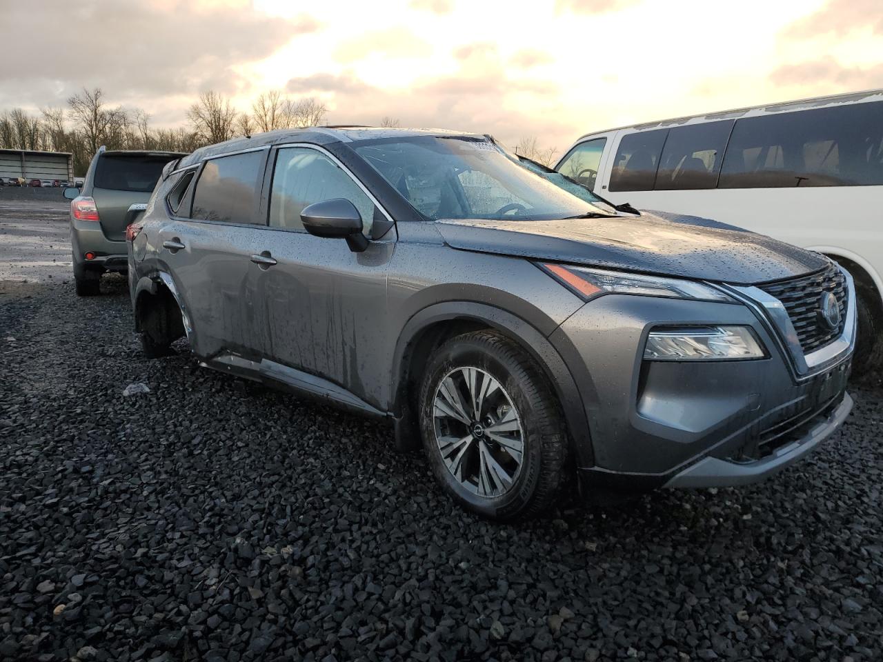 Photo 3 VIN: JN8BT3BB2NW333535 - NISSAN ROGUE 