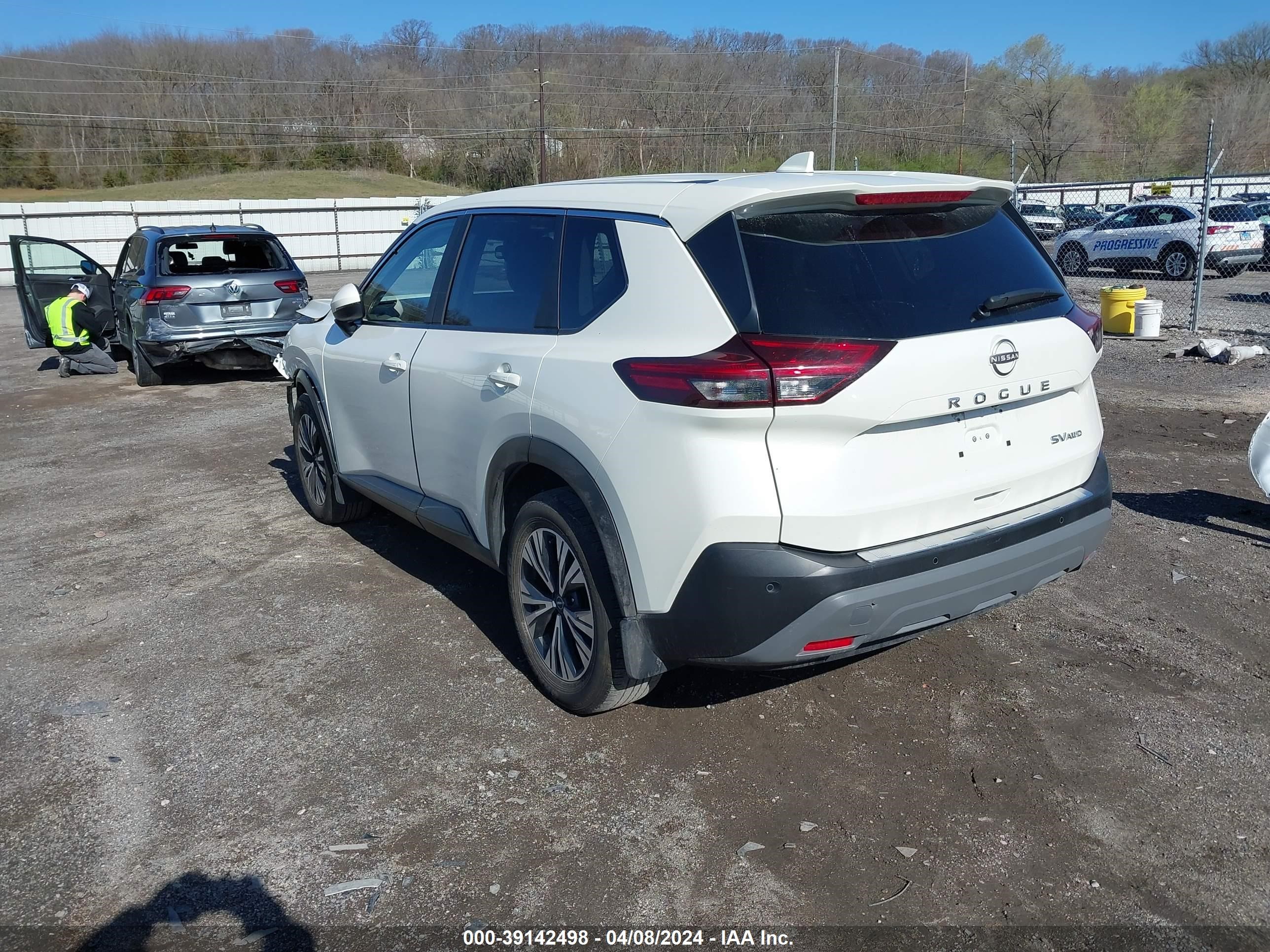 Photo 2 VIN: JN8BT3BB3PW459342 - NISSAN ROGUE 