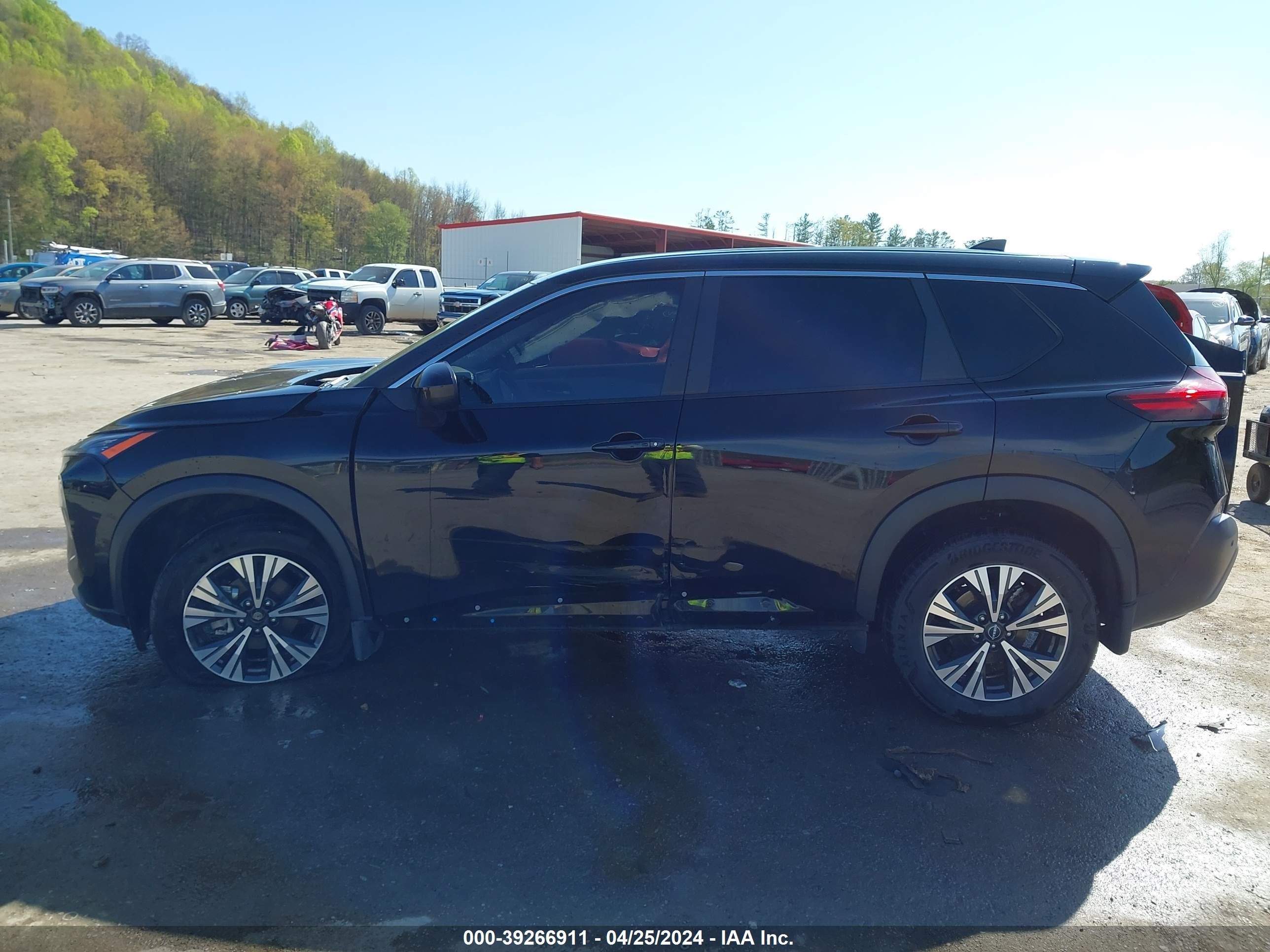 Photo 13 VIN: JN8BT3BB5PW191846 - NISSAN ROGUE 