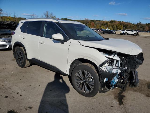 Photo 3 VIN: JN8BT3BB8PW492787 - NISSAN ROGUE SV 