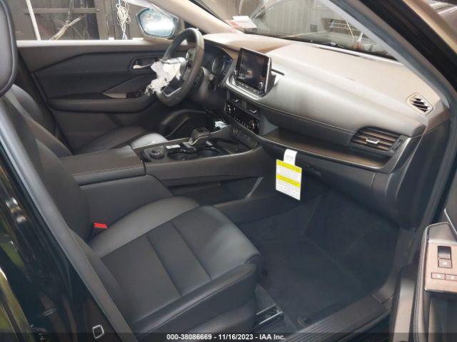 Photo 4 VIN: JN8BT3BB9PW494001 - NISSAN ROGUE 