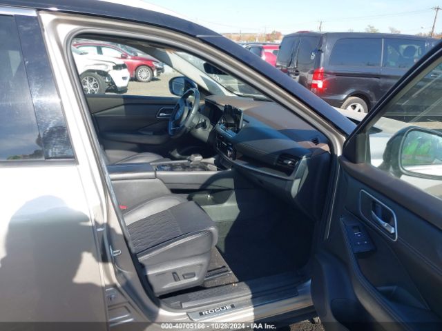 Photo 4 VIN: JN8BT3DD2NW270158 - NISSAN ROGUE 