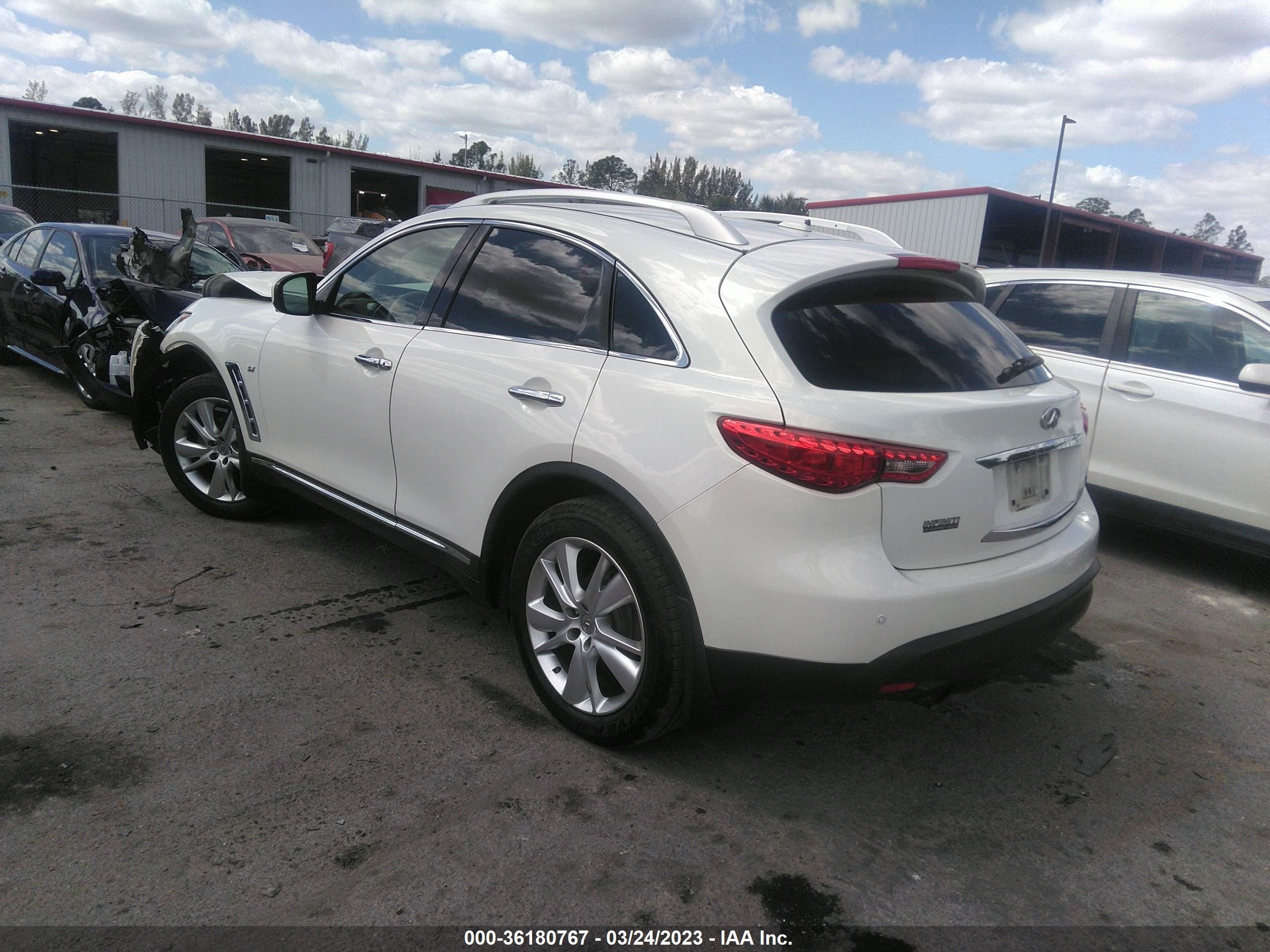 Photo 2 VIN: JN8CS1MU4EM450040 - INFINITI QX70 