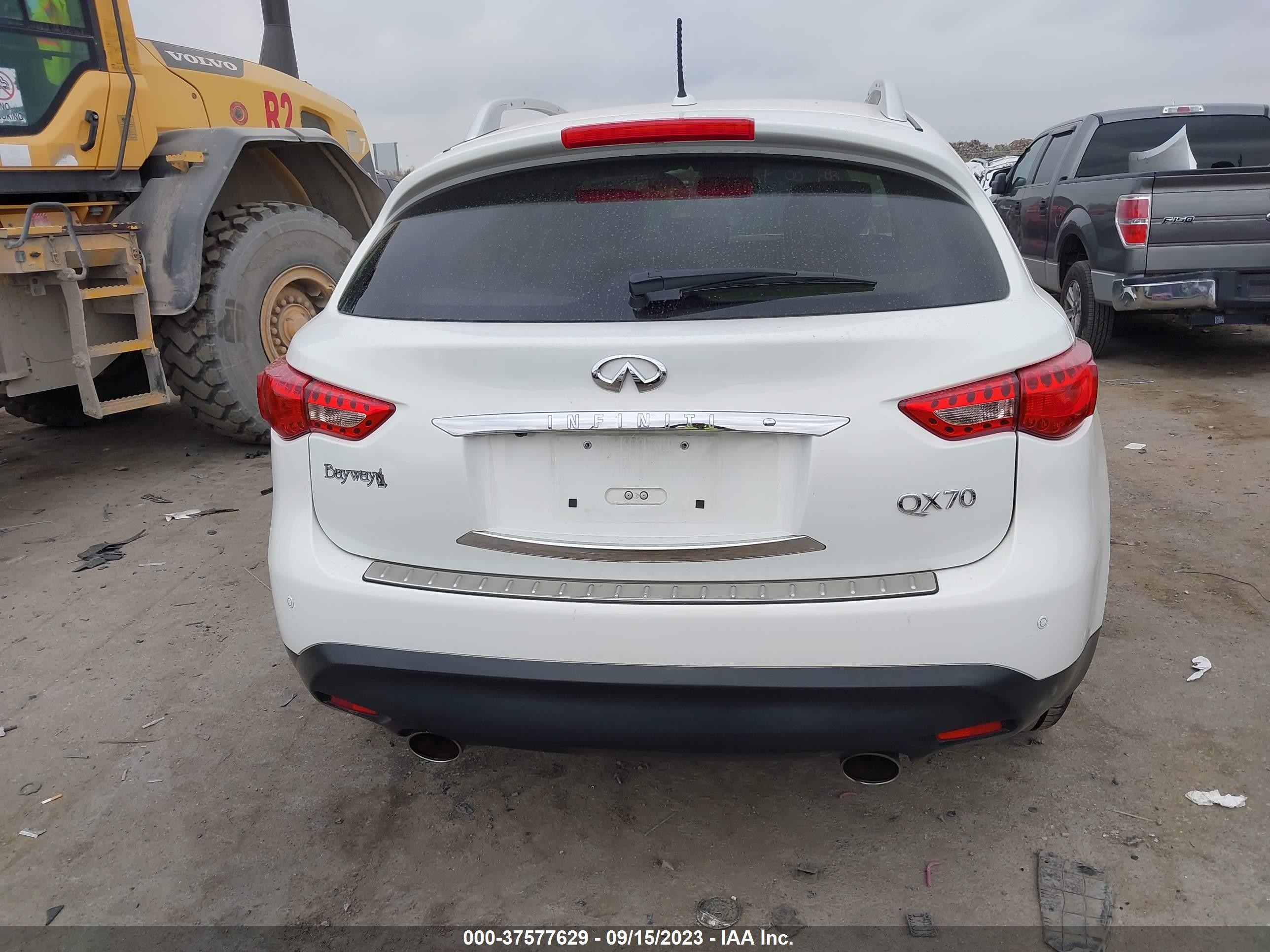 Photo 15 VIN: JN8CS1MU5FM381098 - INFINITI QX70 