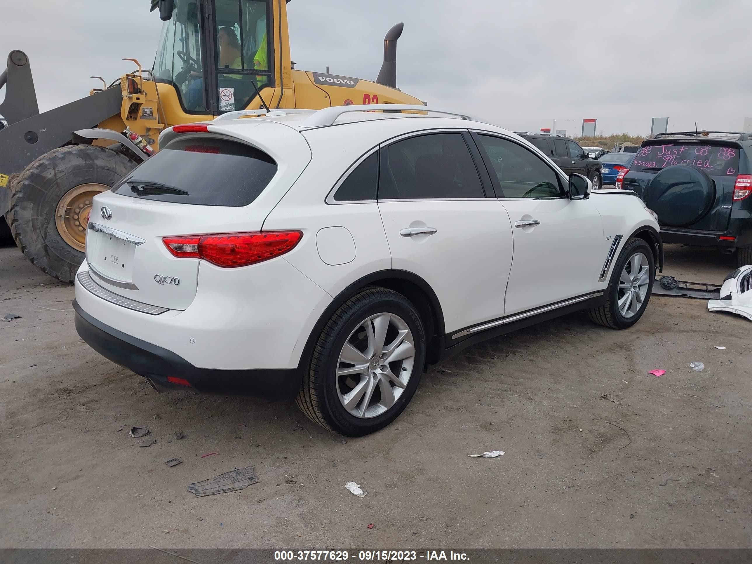 Photo 3 VIN: JN8CS1MU5FM381098 - INFINITI QX70 