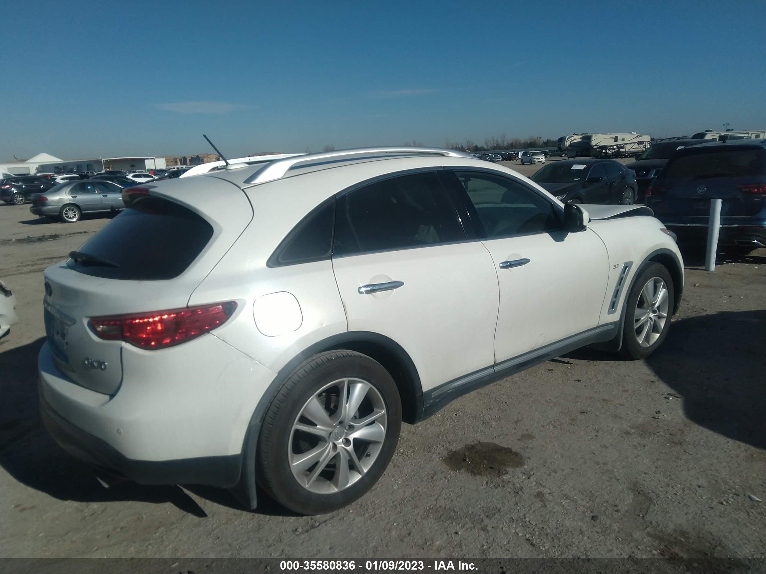 Photo 3 VIN: JN8CS1MU8EM450266 - INFINITI QX70 