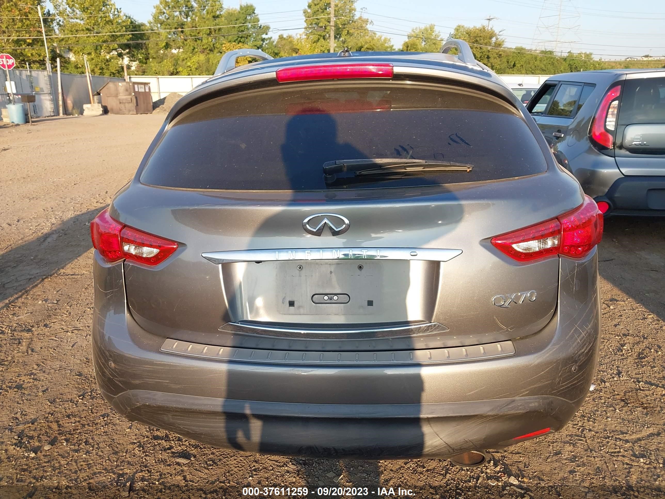 Photo 16 VIN: JN8CS1MW0FM483412 - INFINITI QX70 