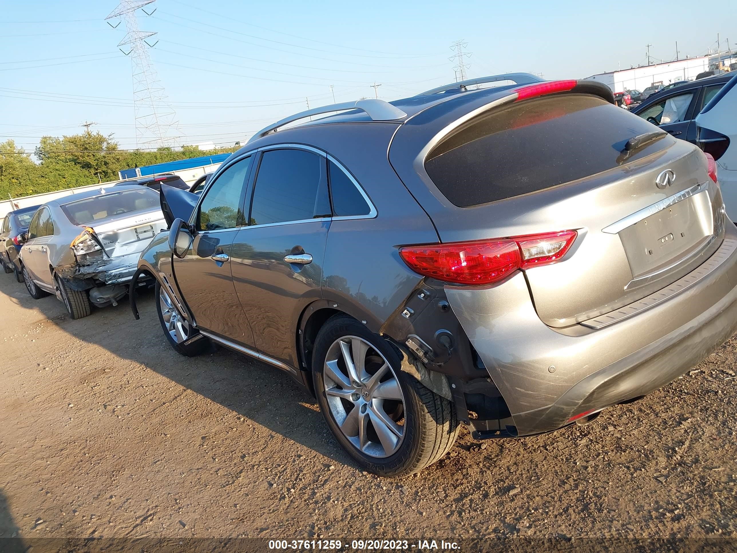 Photo 2 VIN: JN8CS1MW0FM483412 - INFINITI QX70 