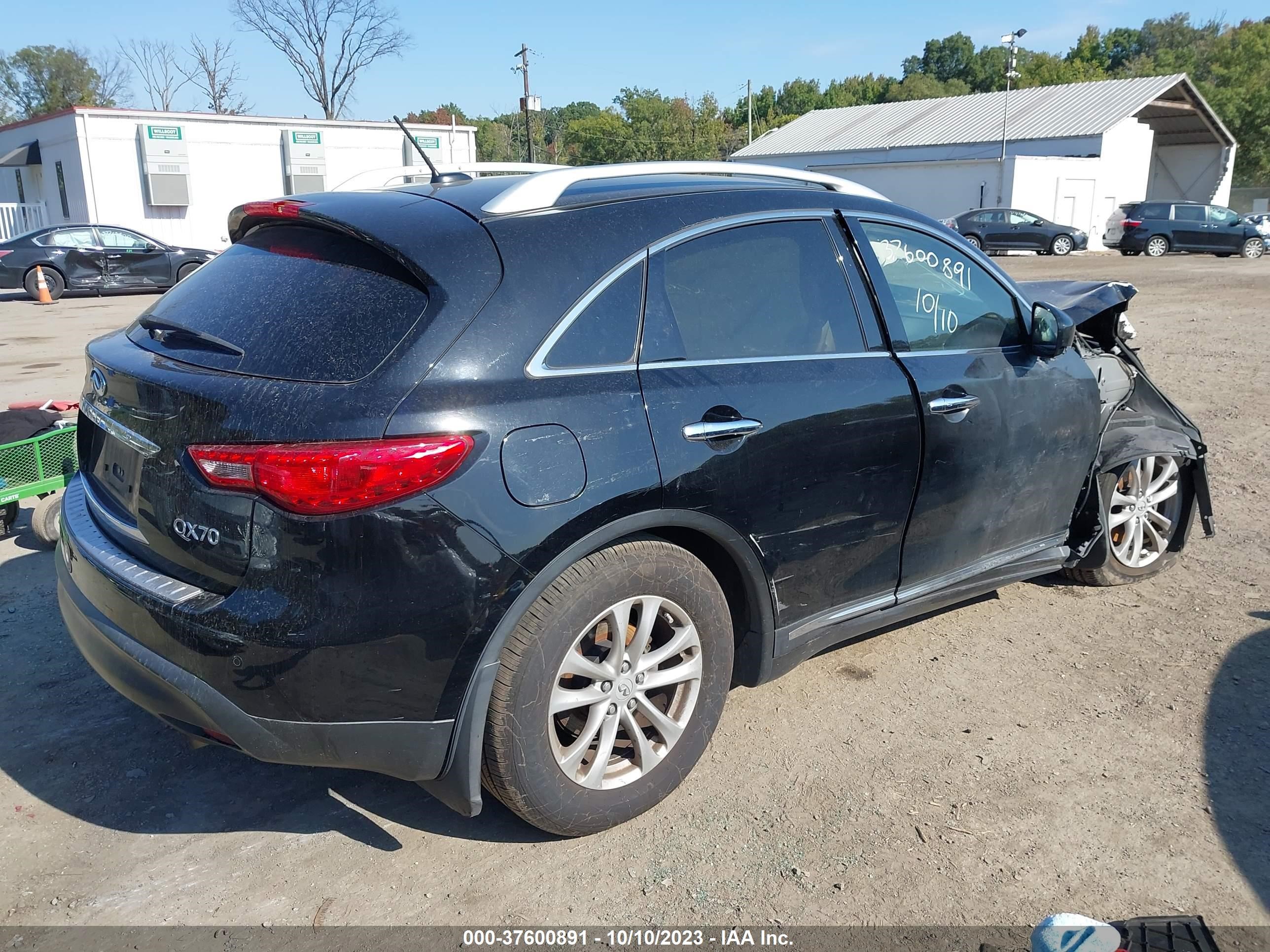 Photo 3 VIN: JN8CS1MW7GM752698 - INFINITI QX70 