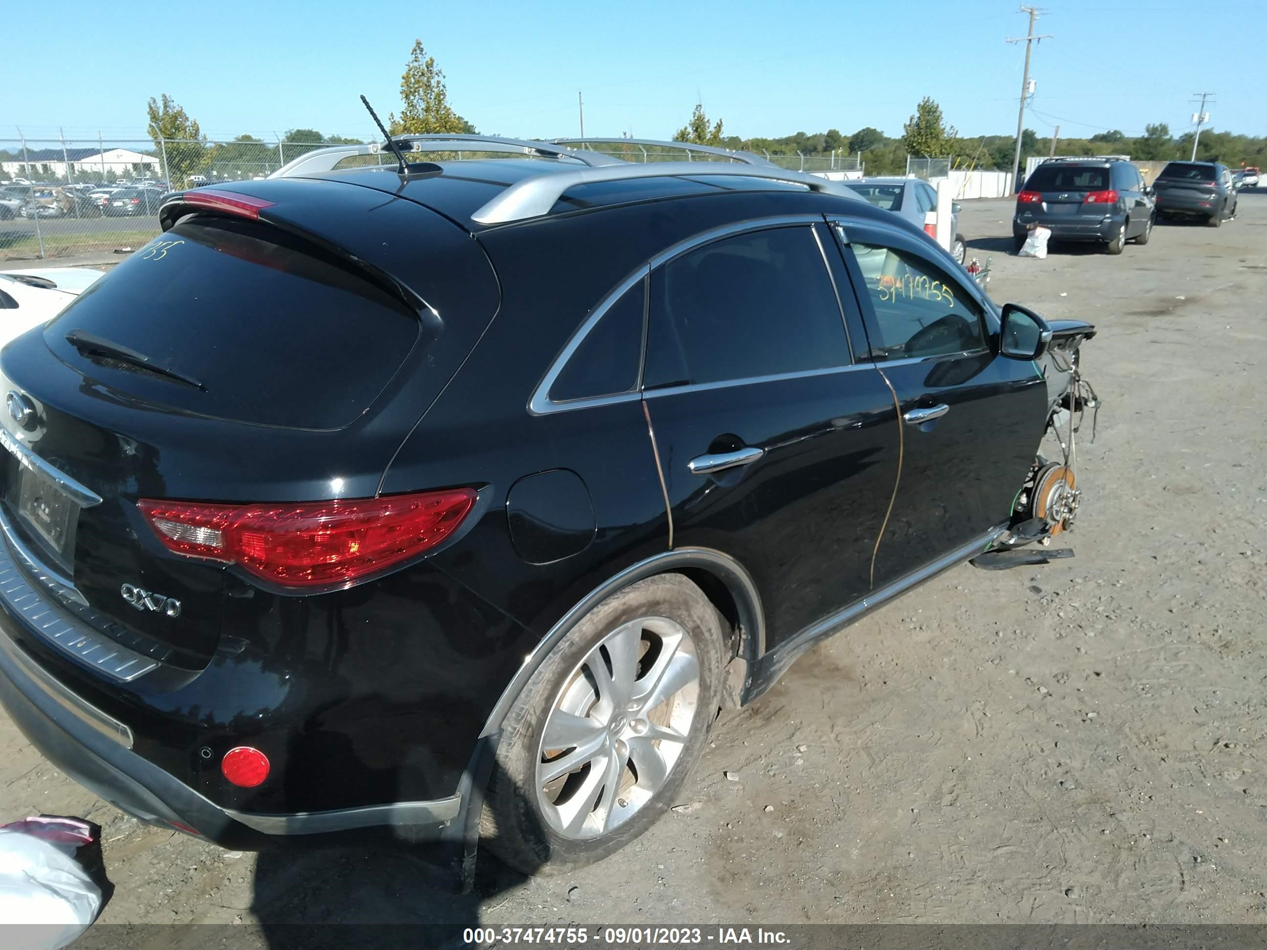 Photo 3 VIN: JN8CS1MWXFM480176 - INFINITI QX70 