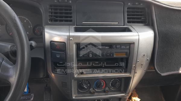 Photo 15 VIN: JN8FY15Y6BX582711 - NISSAN PATROL 