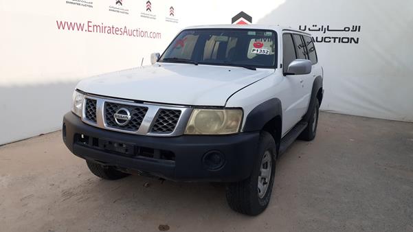 Photo 4 VIN: JN8FY15YX8X568707 - NISSAN PATROL 