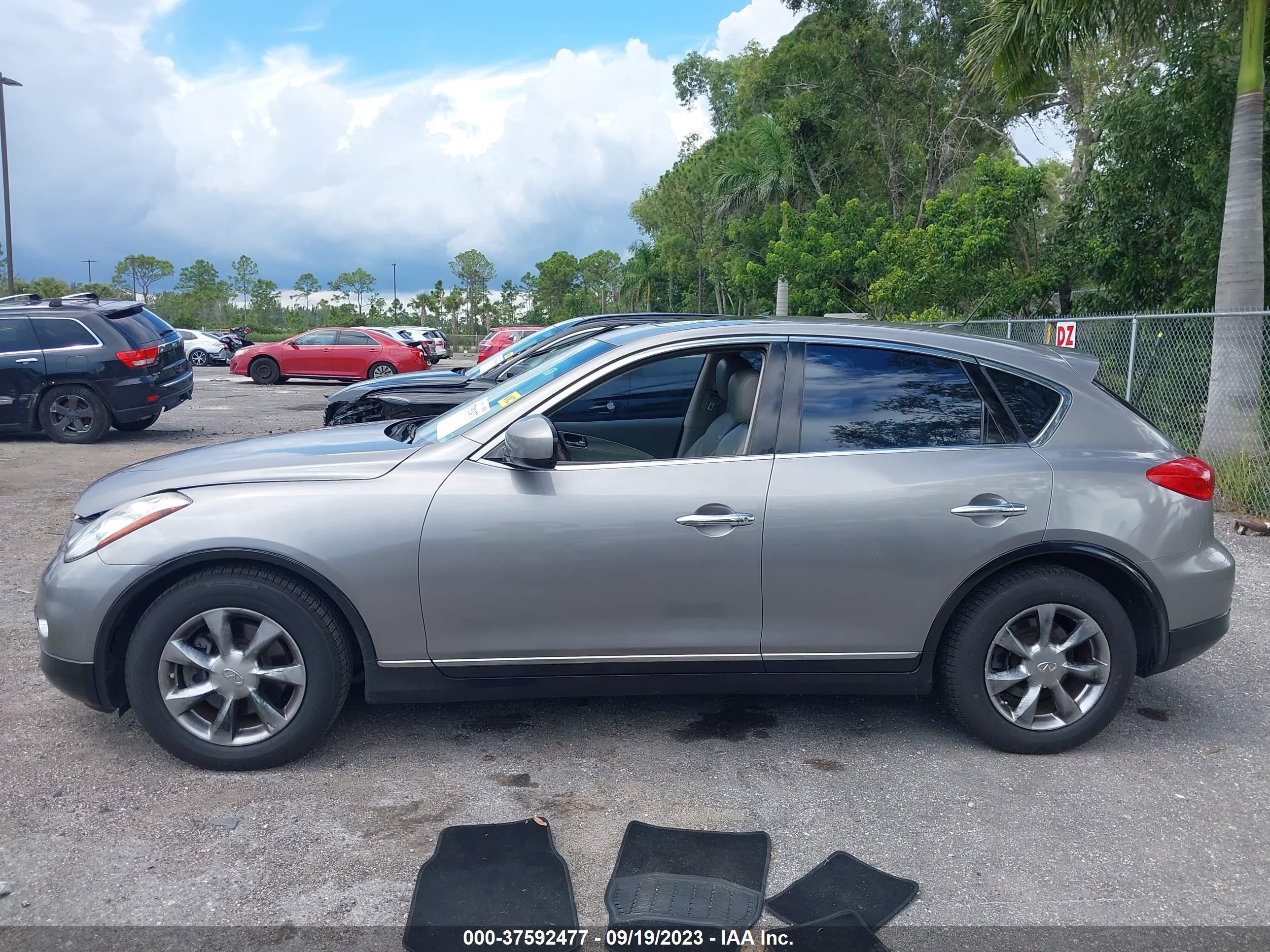 Photo 13 VIN: JNKAJ09E48M306783 - INFINITI EX 