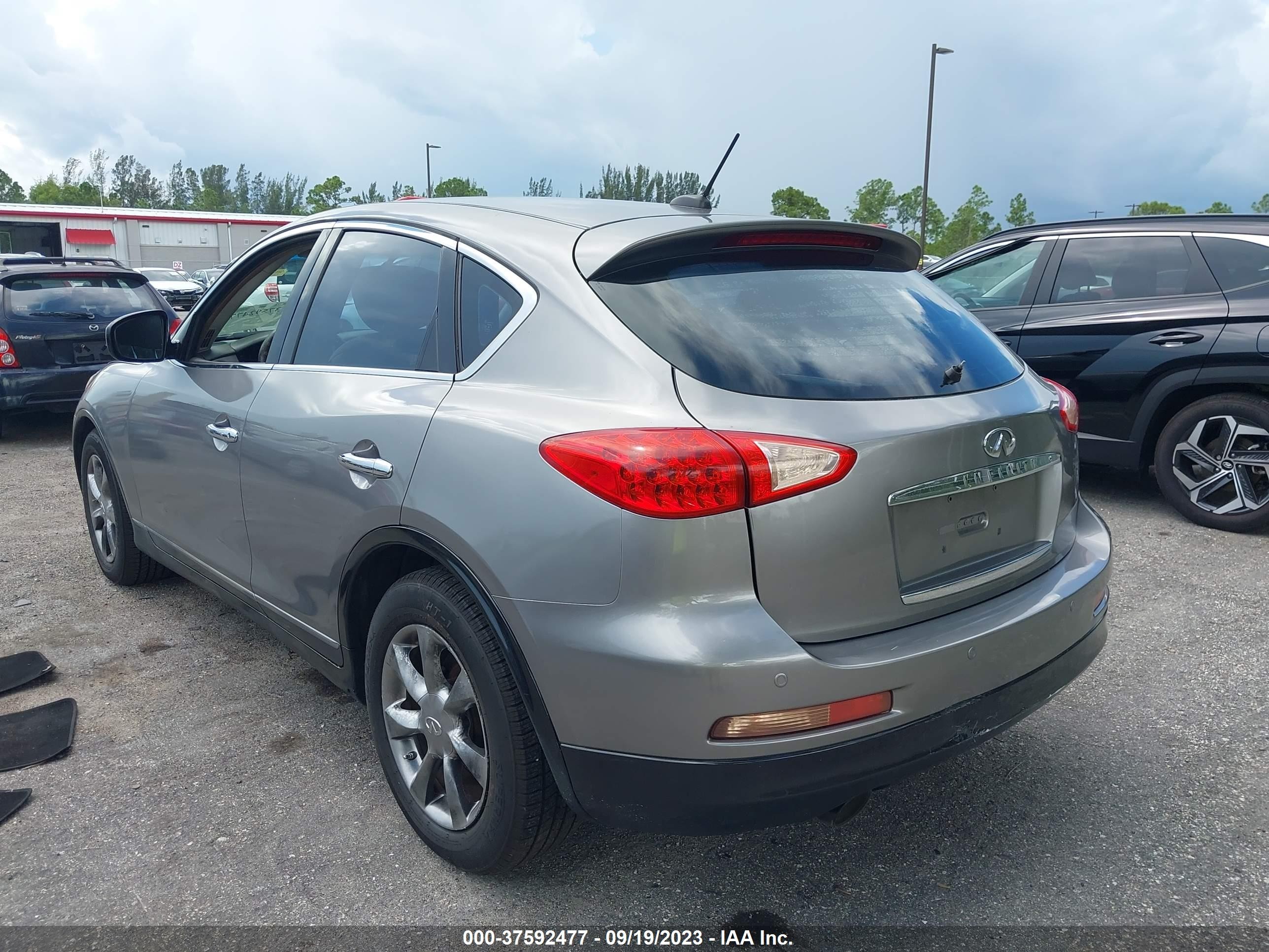 Photo 2 VIN: JNKAJ09E48M306783 - INFINITI EX 