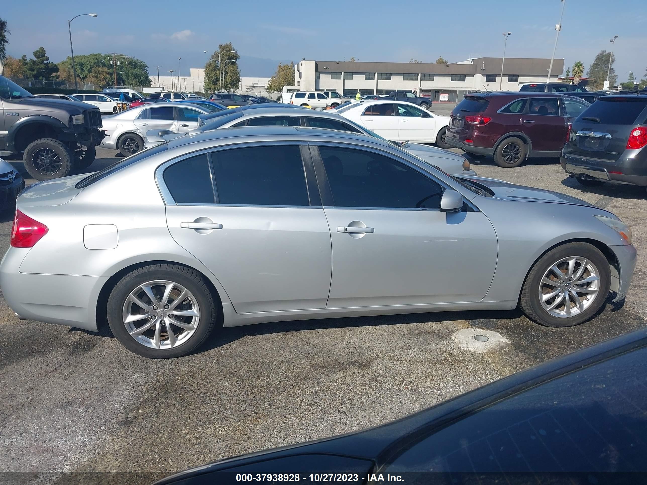 Photo 12 VIN: JNKBV61E07M718611 - INFINITI G 