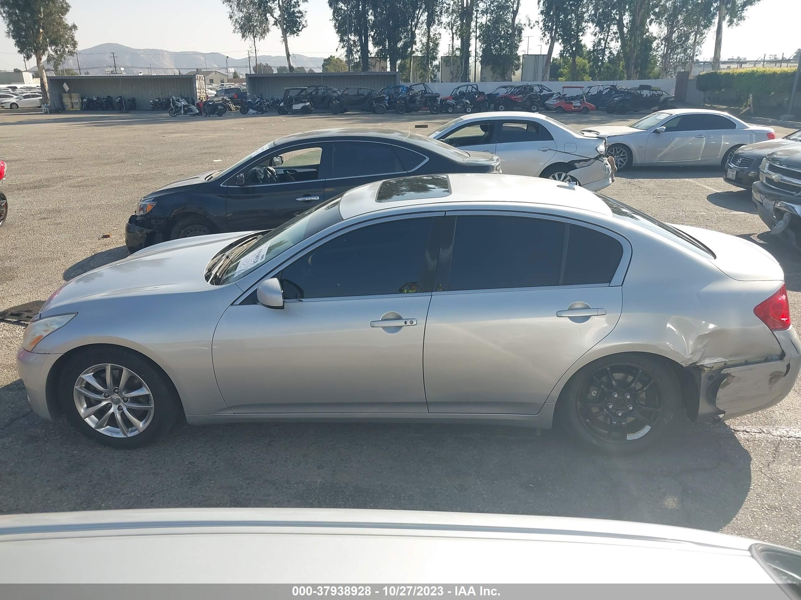 Photo 13 VIN: JNKBV61E07M718611 - INFINITI G 