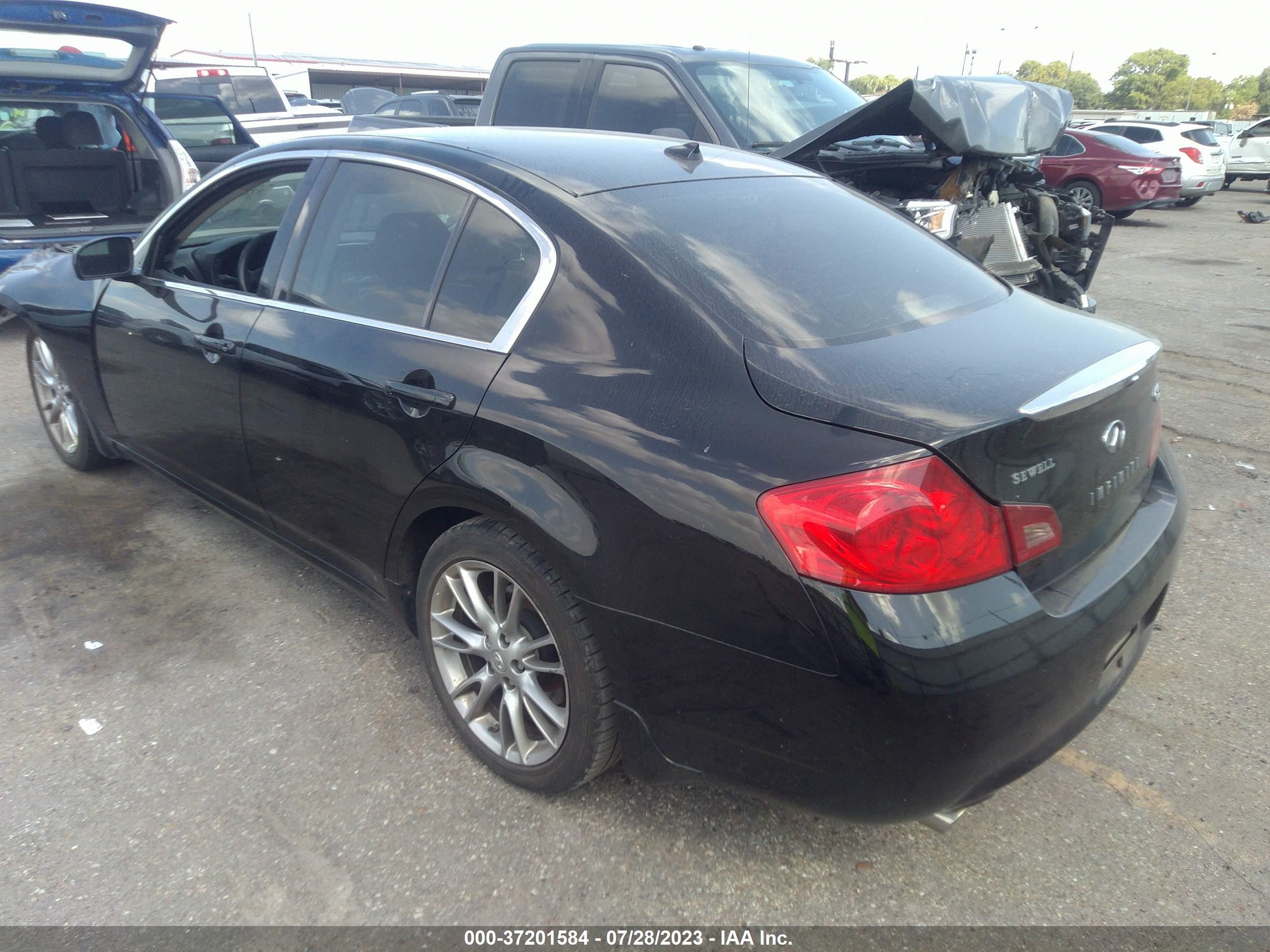 Photo 2 VIN: JNKBV61E08M213878 - INFINITI G 