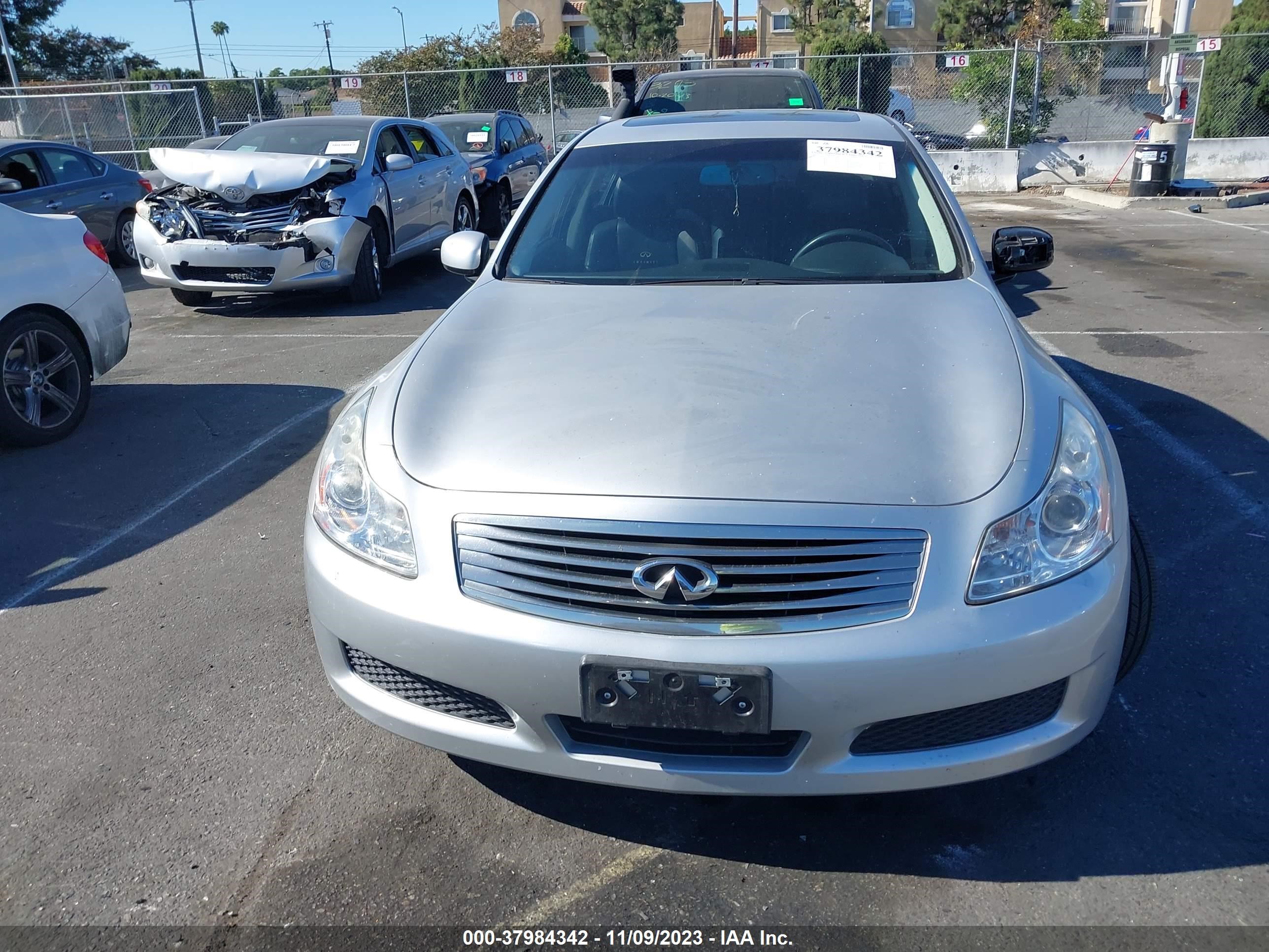 Photo 11 VIN: JNKBV61E17M716270 - INFINITI G 