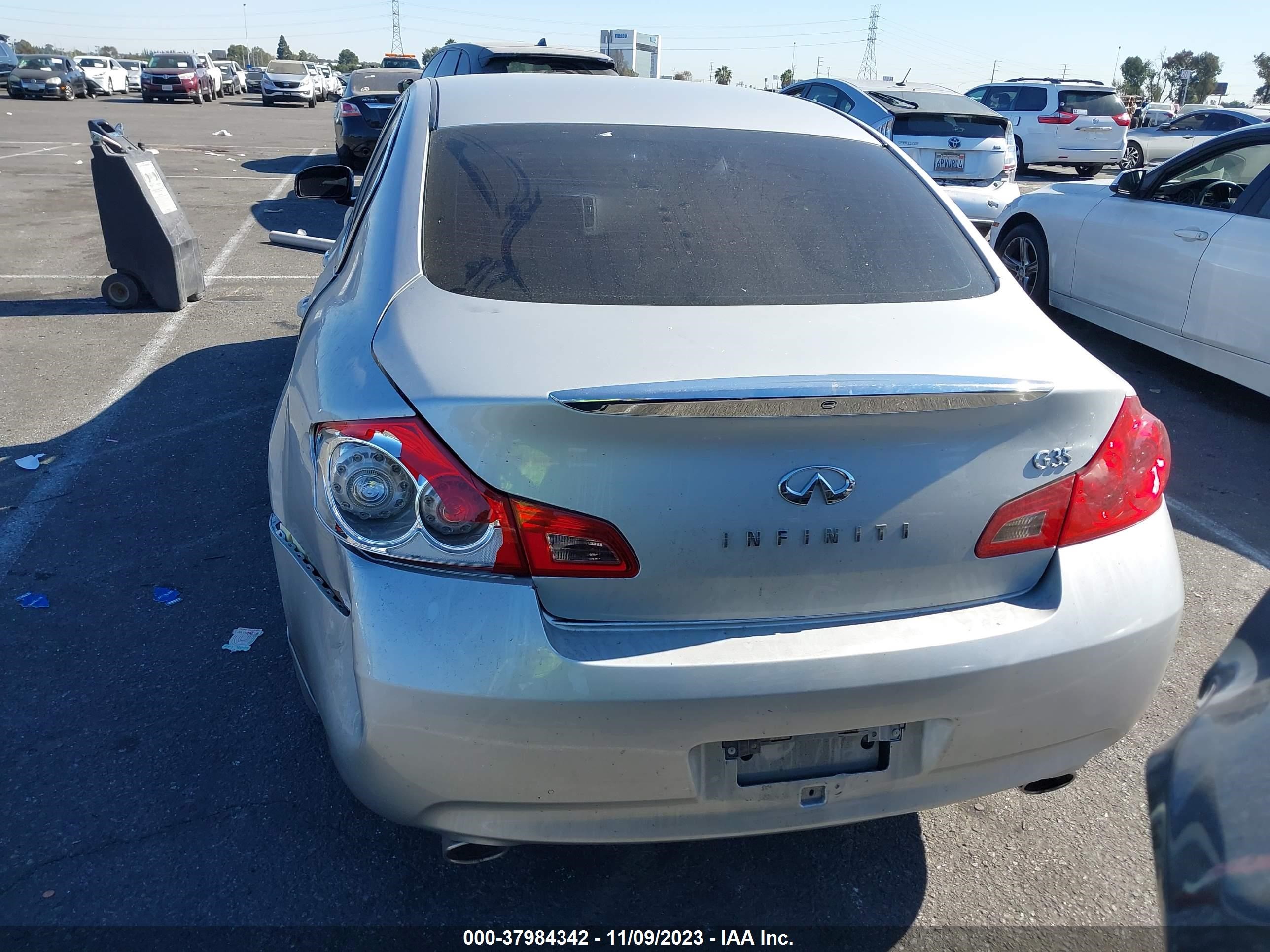 Photo 15 VIN: JNKBV61E17M716270 - INFINITI G 