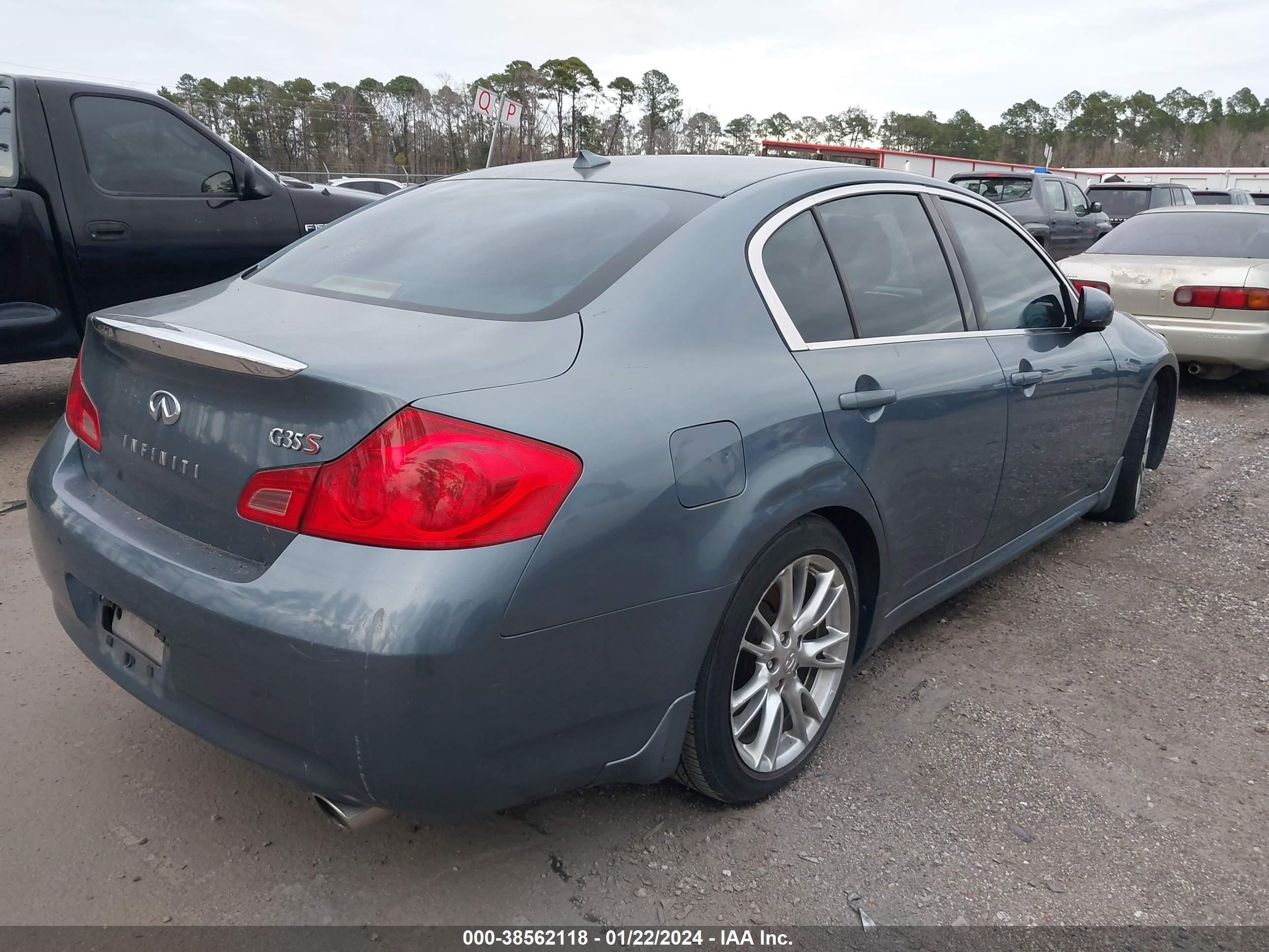 Photo 3 VIN: JNKBV61E17M727835 - INFINITI G 