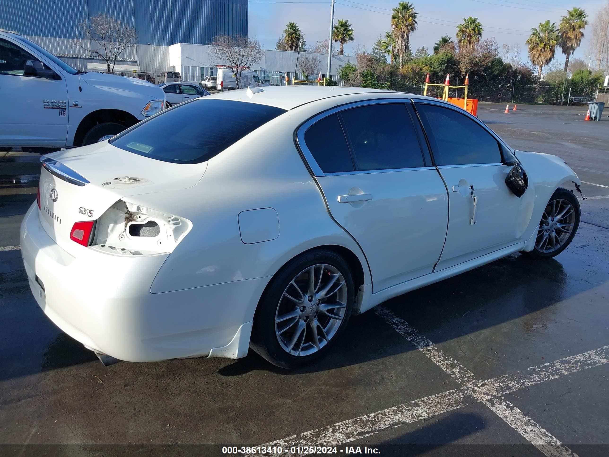 Photo 3 VIN: JNKBV61E27M701843 - INFINITI G 