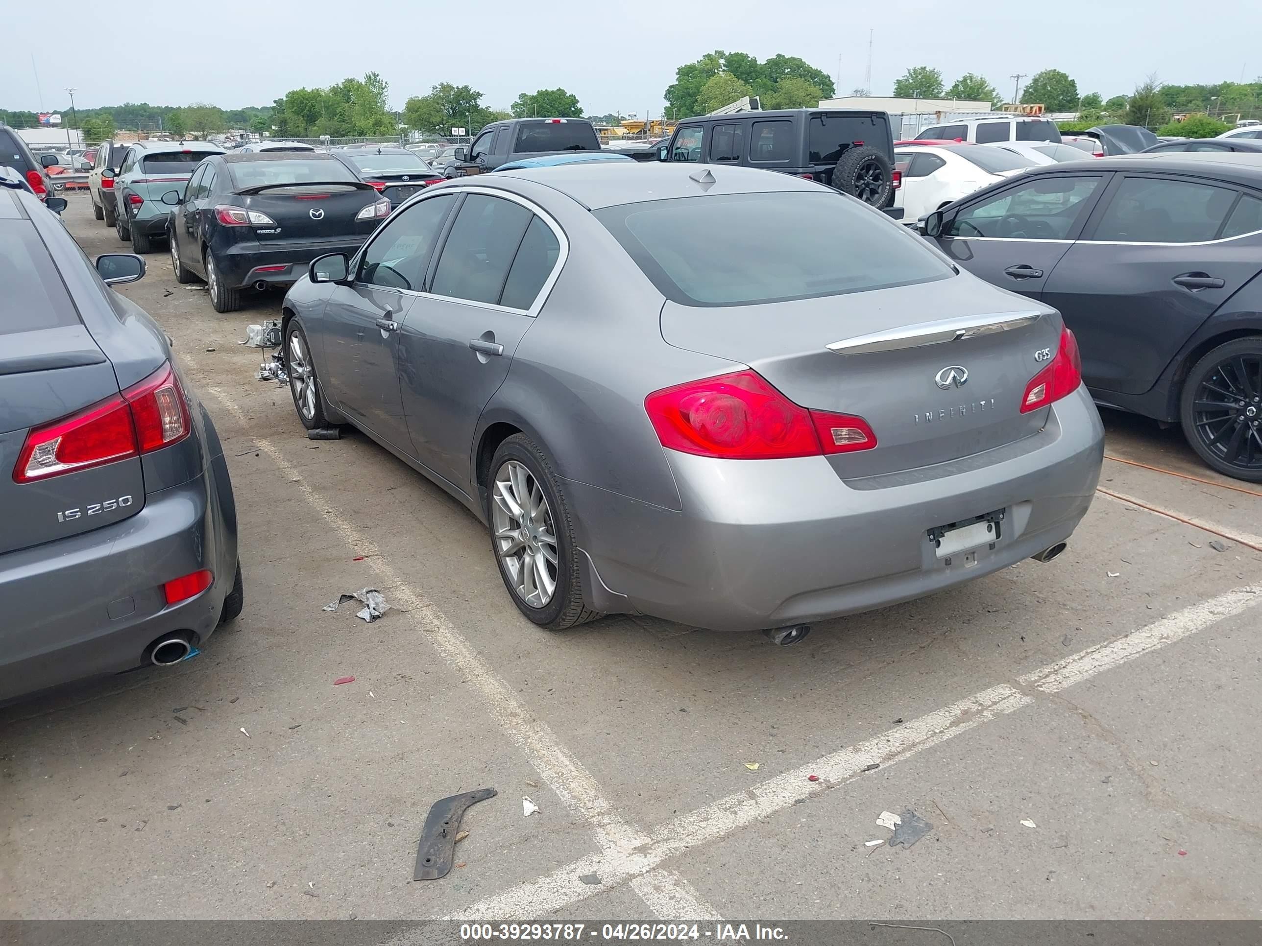 Photo 2 VIN: JNKBV61E27M711370 - INFINITI G 