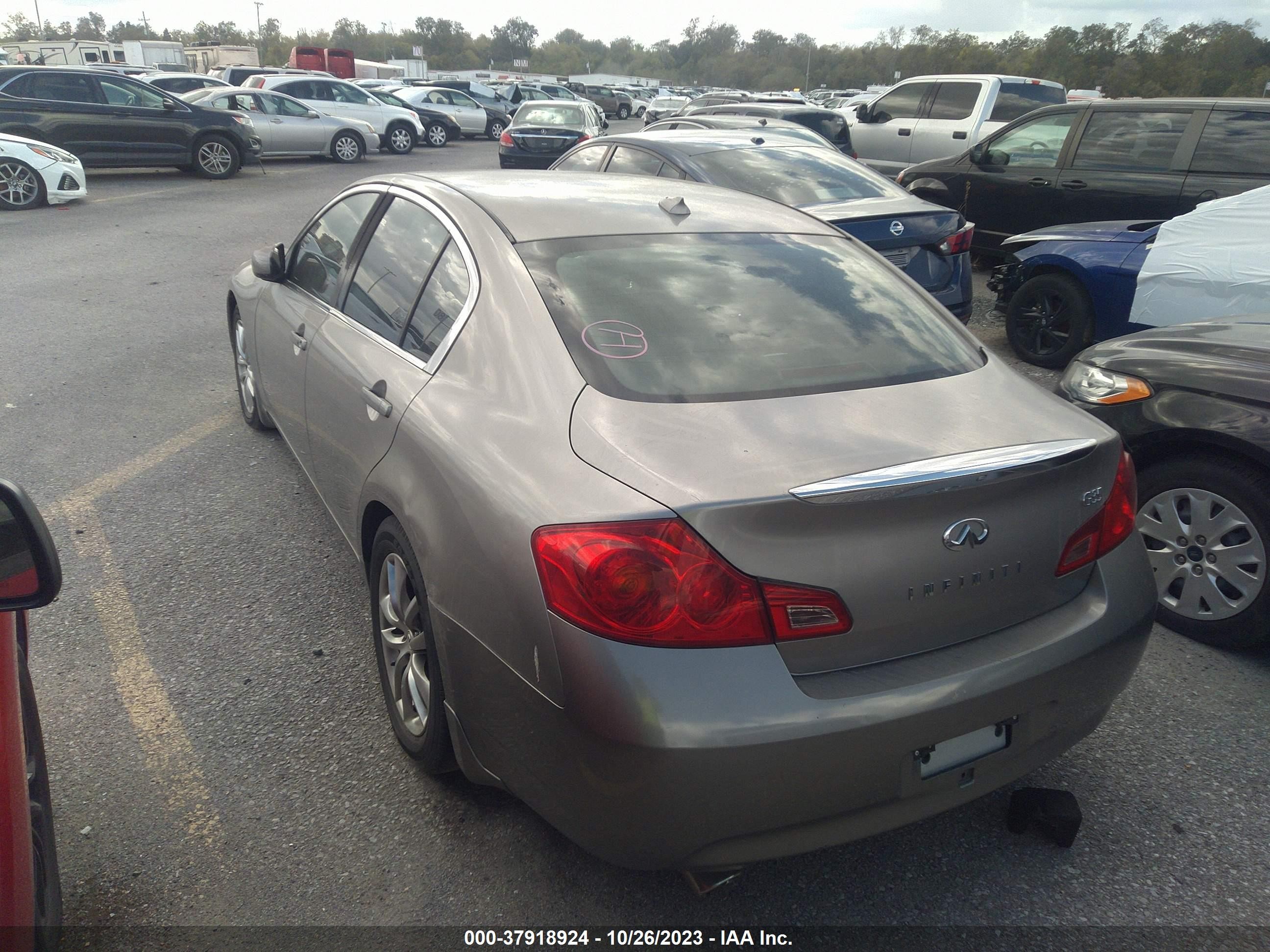 Photo 2 VIN: JNKBV61E28M214661 - INFINITI G 