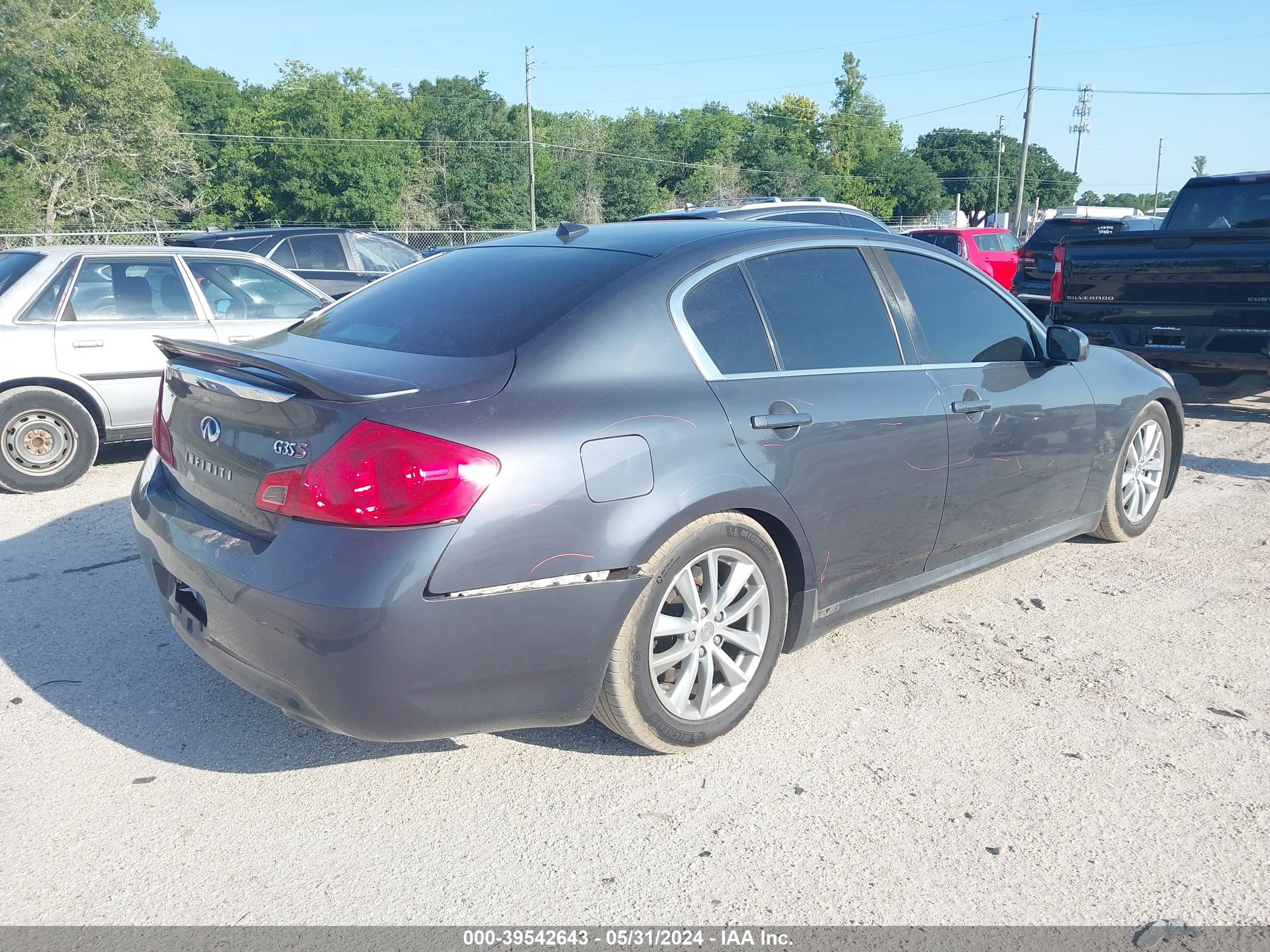 Photo 3 VIN: JNKBV61E37M714584 - INFINITI G 