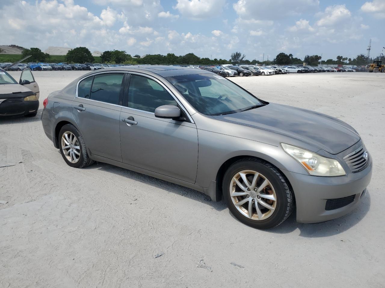 Photo 3 VIN: JNKBV61E38M223062 - INFINITI G 