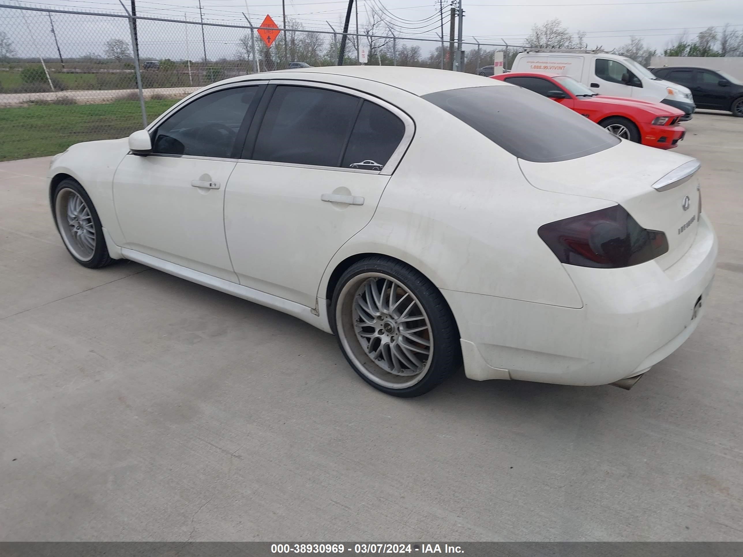 Photo 2 VIN: JNKBV61E47M728297 - INFINITI G 