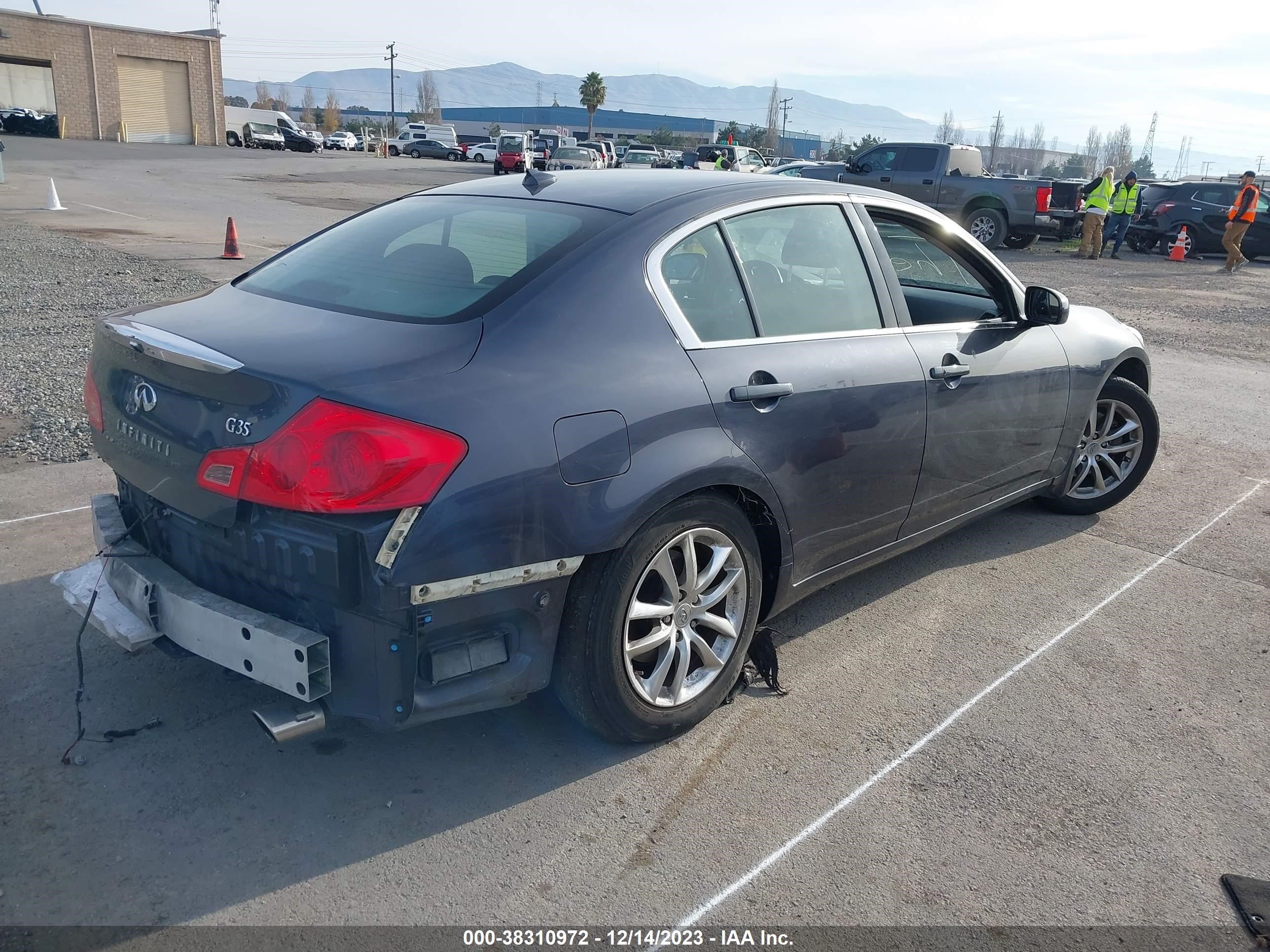 Photo 3 VIN: JNKBV61E48M225371 - INFINITI G 