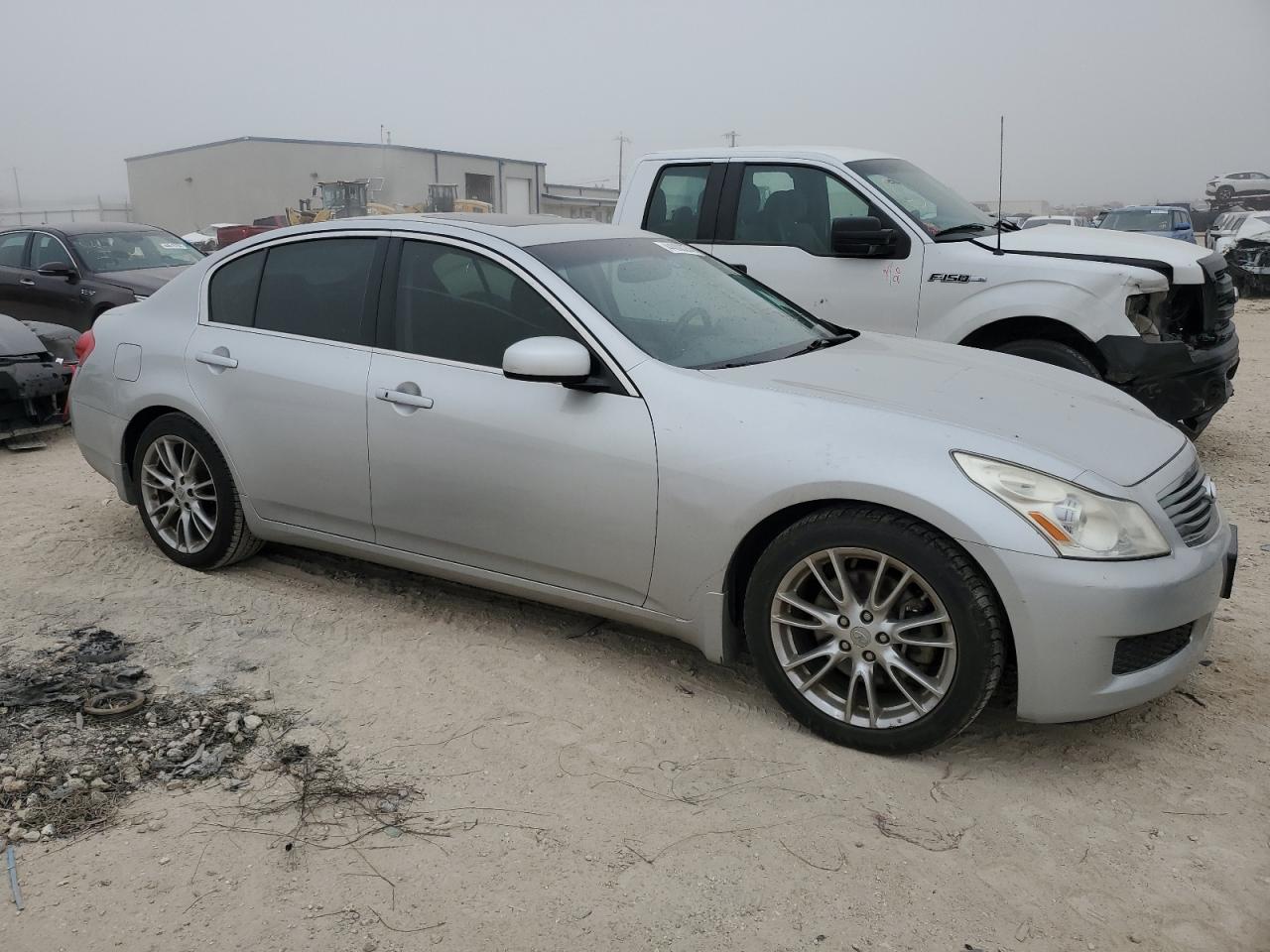 Photo 3 VIN: JNKBV61E57M705868 - INFINITI G 